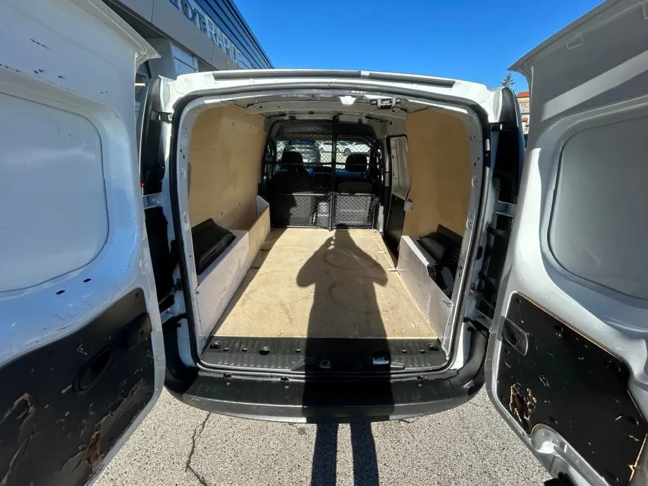 renault kangoo maxi 1.5 dci -140000km - model 2022 - slika 17