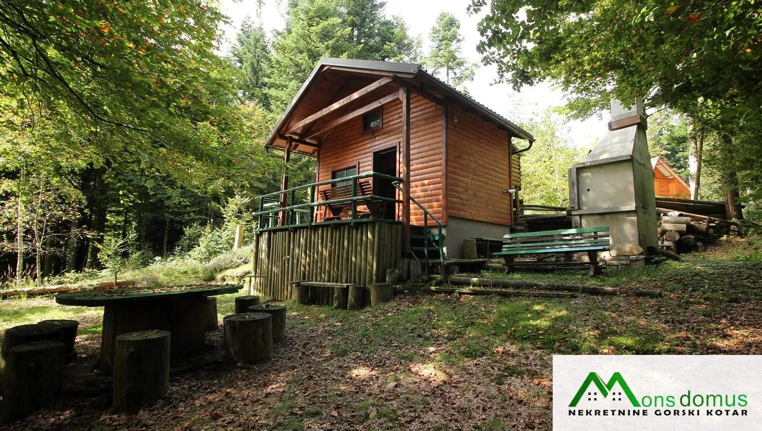 skrivena u šumi iznad lokvarskog jezera - slika 2