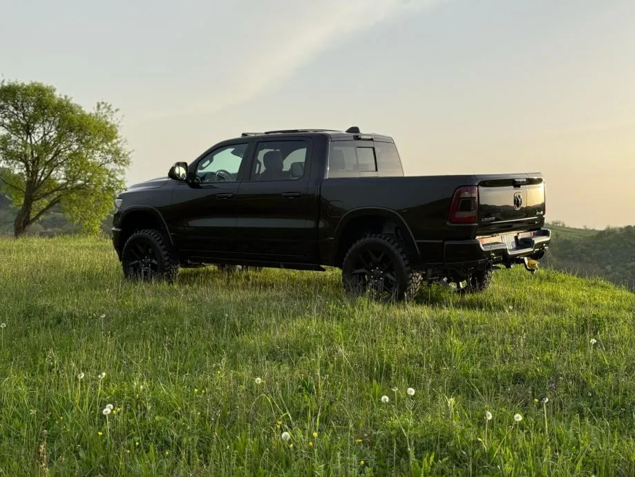 dodge ram 1500 5.7 hemi e-torque laramie - slika 3