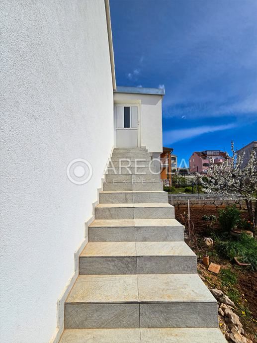 vodice - kuća s okućnicom! (prodaja) - slika 20