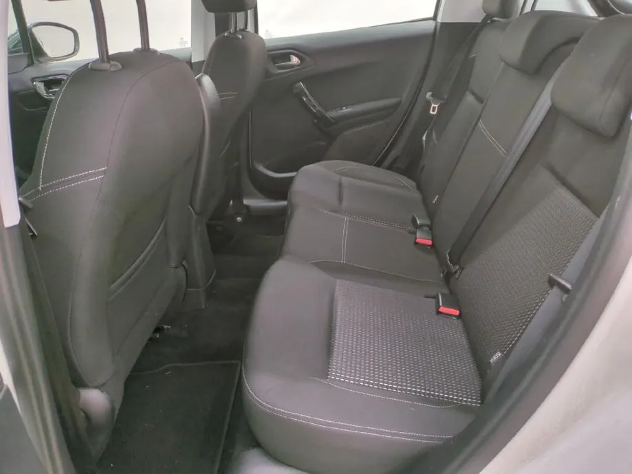 peugeot 208 1,2 puretech allure bussines 4xgarancije - slika 8