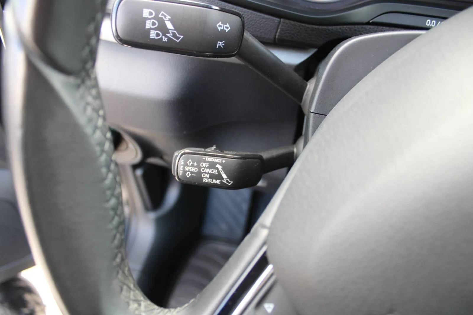 škoda karoq 1.6 tdi dsg *led, navigacija, kamera* - slika 19