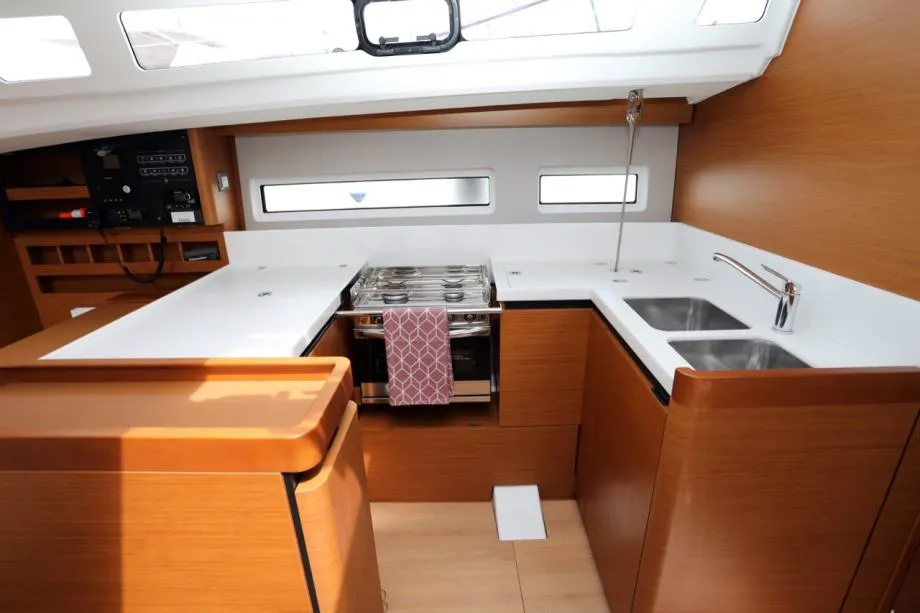jeanneau sun odyssey 440 - slika 6