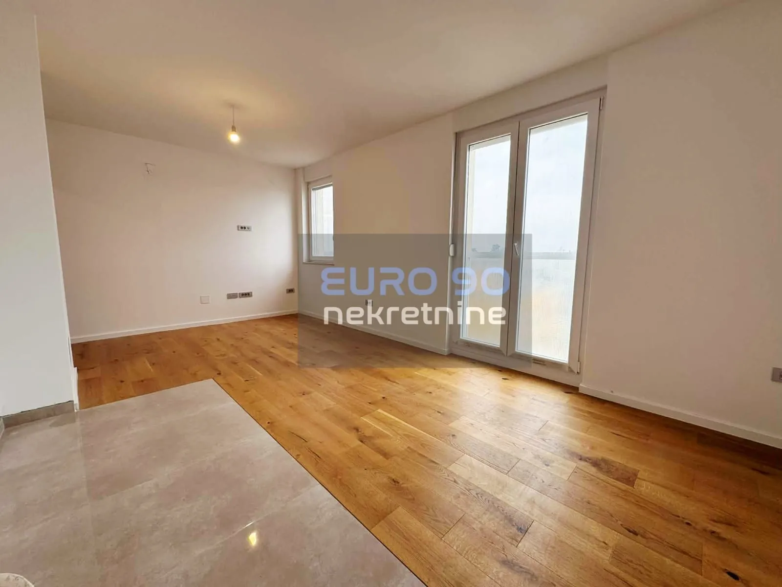 zadar/branimirova obala-renoviran dvosoban stan s liftom,60m2,lokacija - slika 8