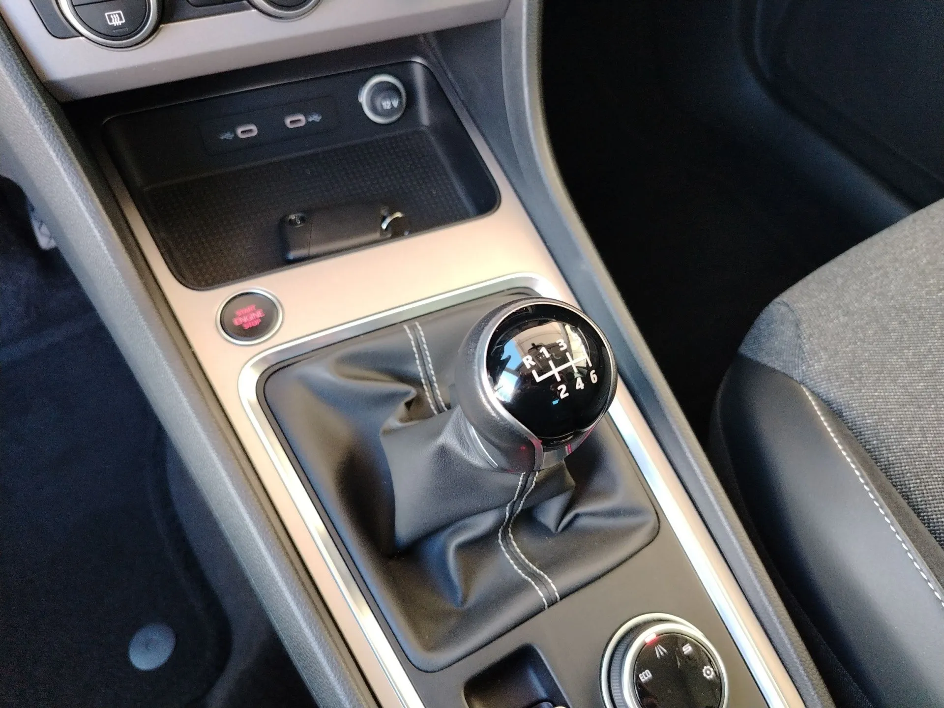 seat ateca 2.0 tdi xperience - slika 13