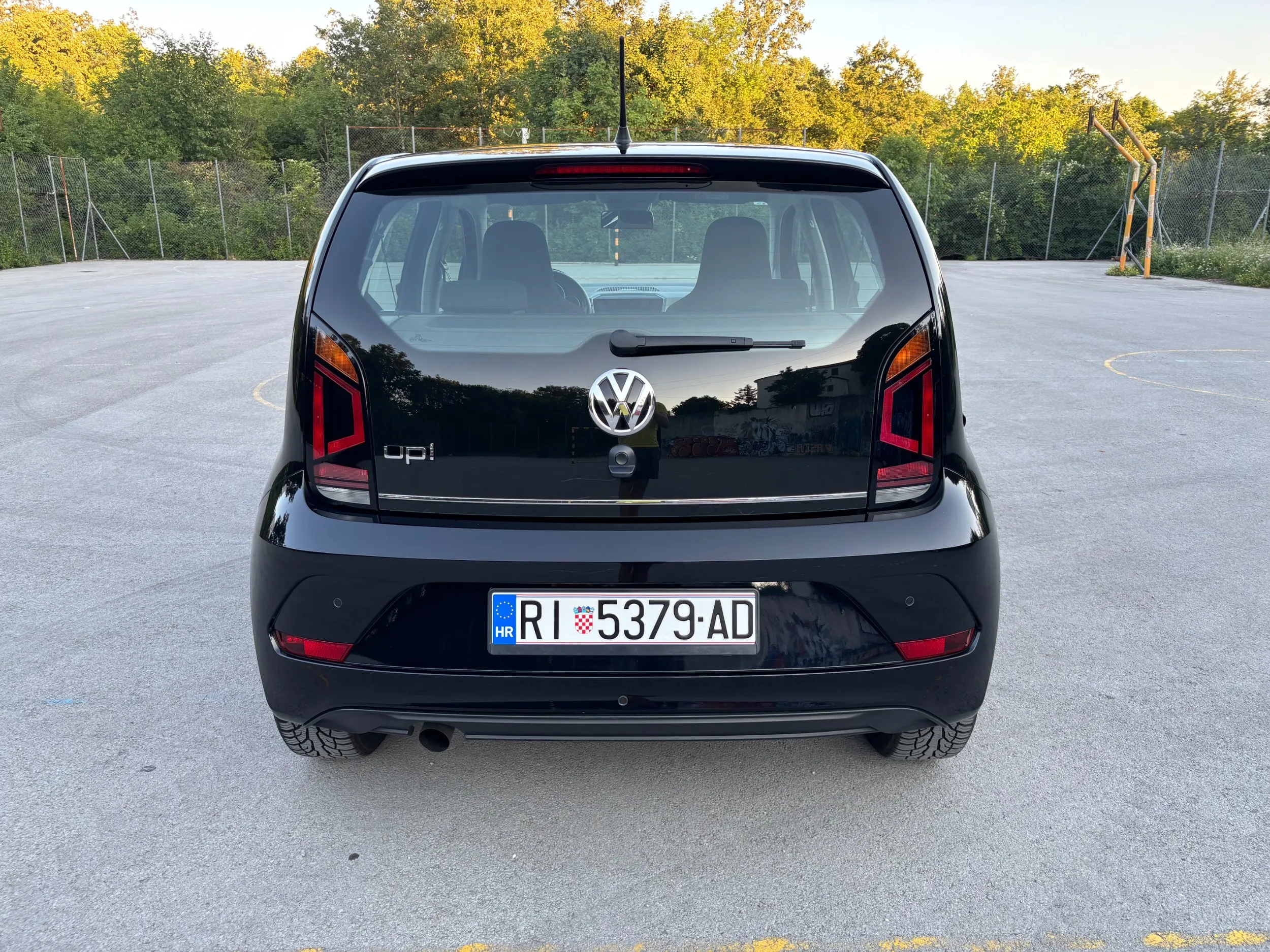 vw up! tsi 90 ks high up! - 46.000 km, servisna, tempomat, senzori - slika 4