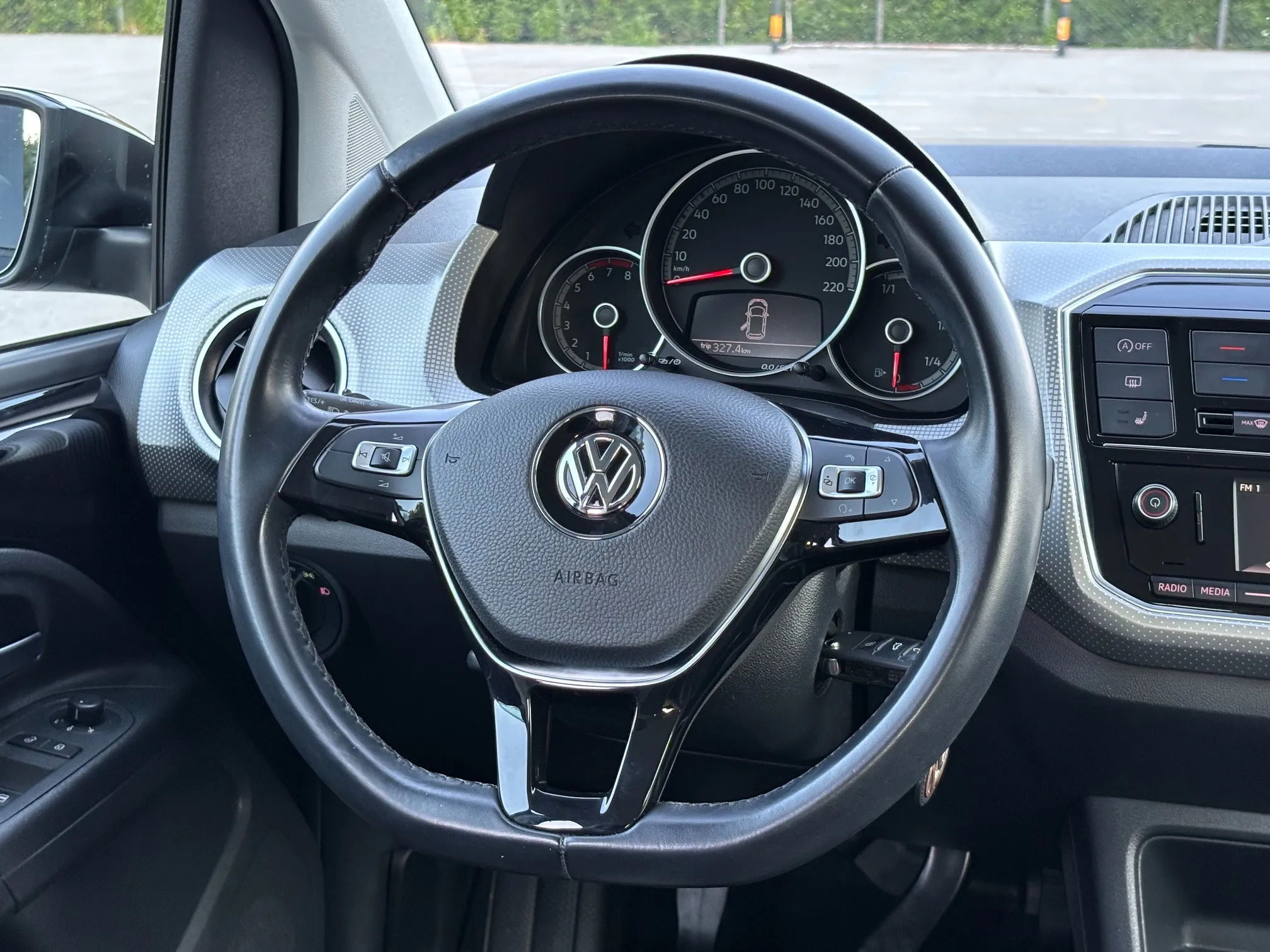 vw up! tsi 90 ks high up! - 46.000 km, servisna, tempomat, senzori - slika 12