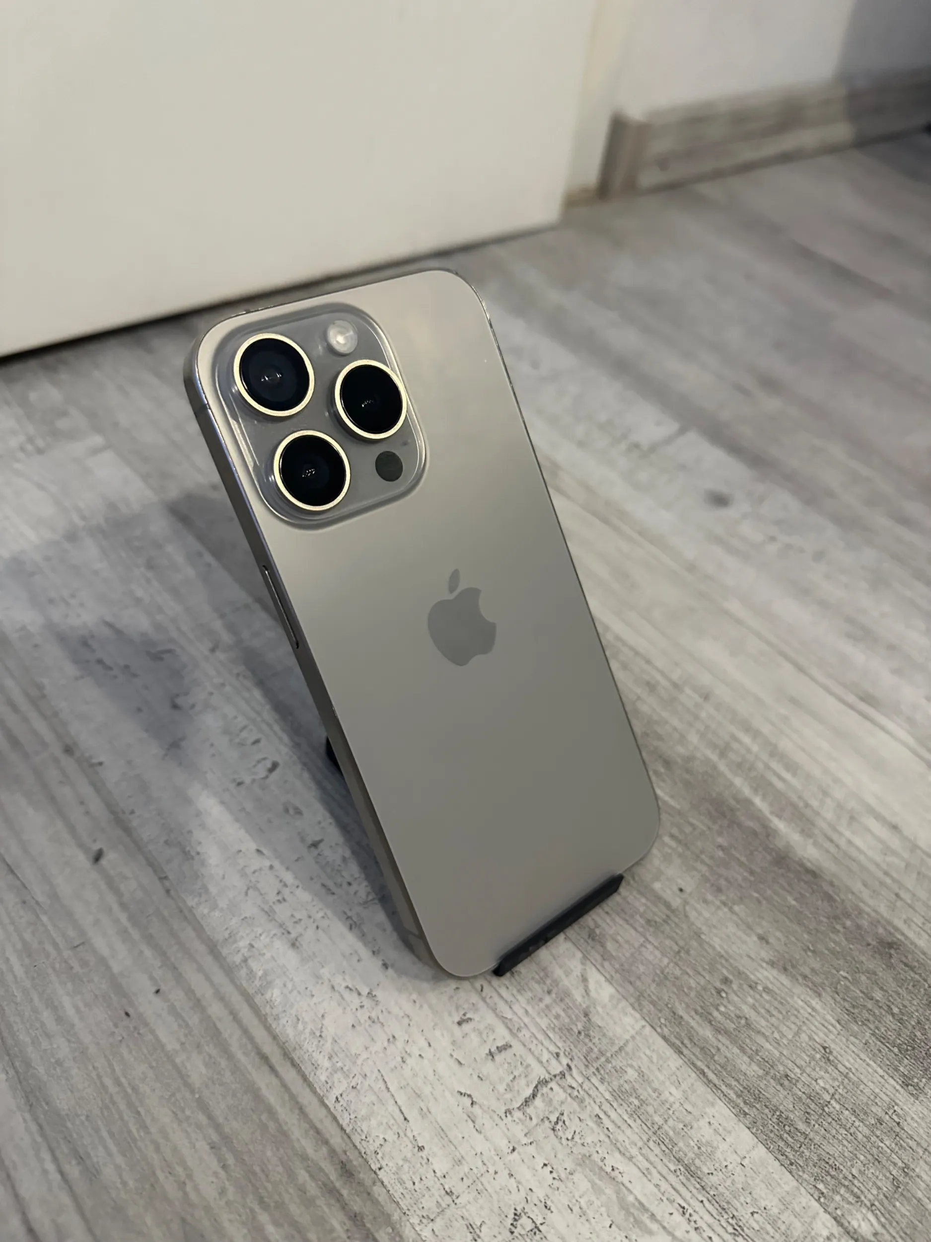 iphone 15 pro 128gb. stanje 10/10+oprema - slika 2