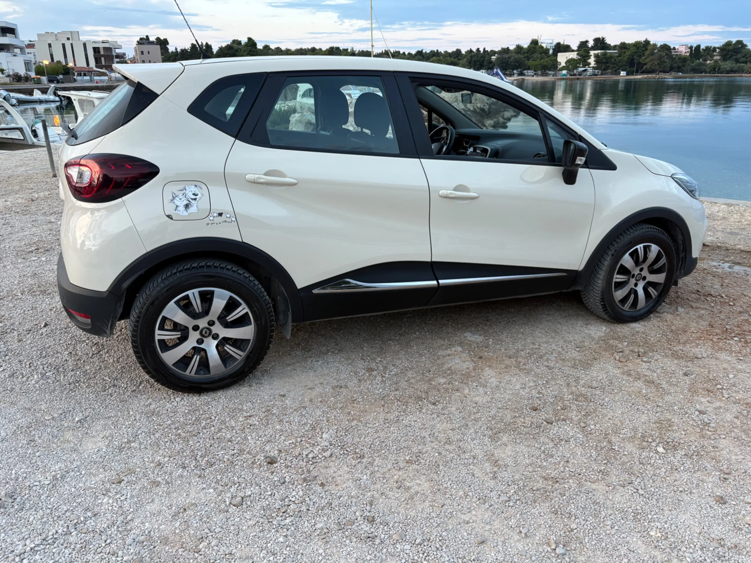 prodaje se renault captur 1,5 dci - slika 10