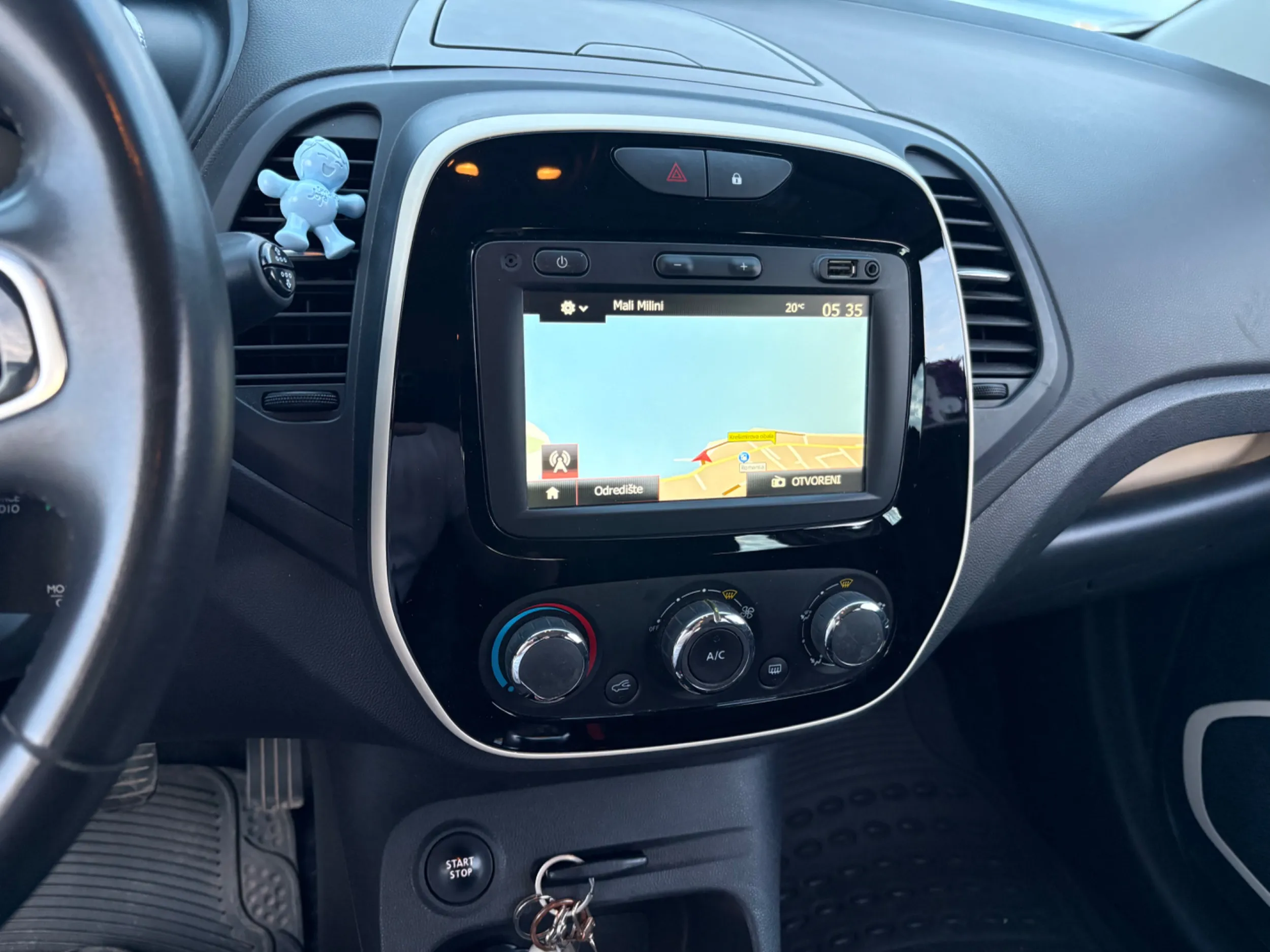 prodaje se renault captur 1,5 dci - slika 4