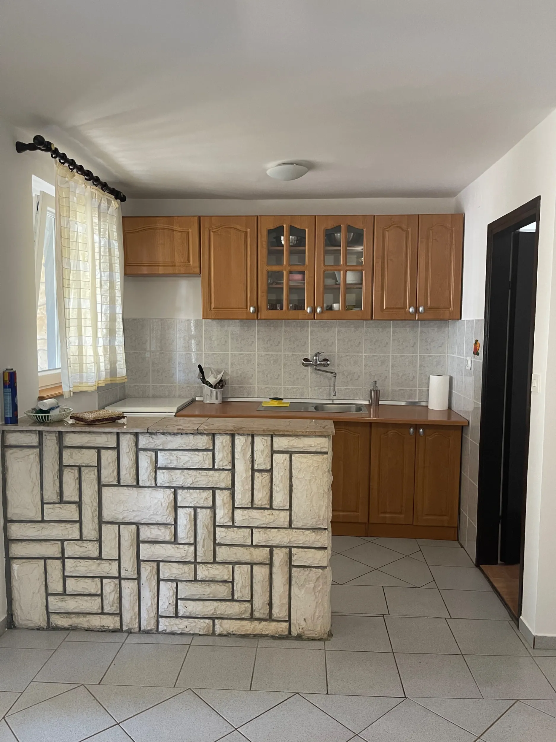 kuća s 4 apartmana u centru vira - slika 3