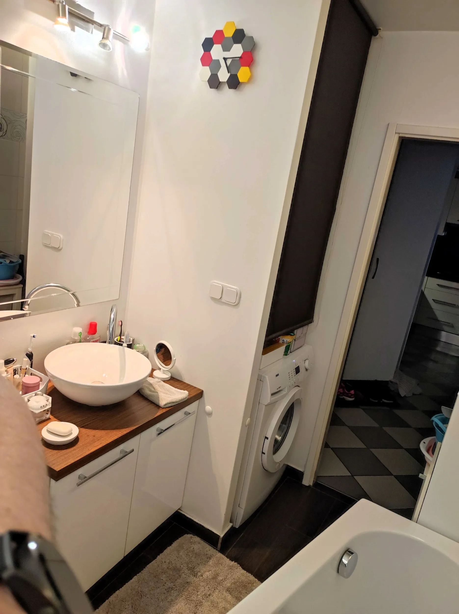 prostran 3-sobni stan (75 m²) s loggiom, sigečica – hvarska - slika 3