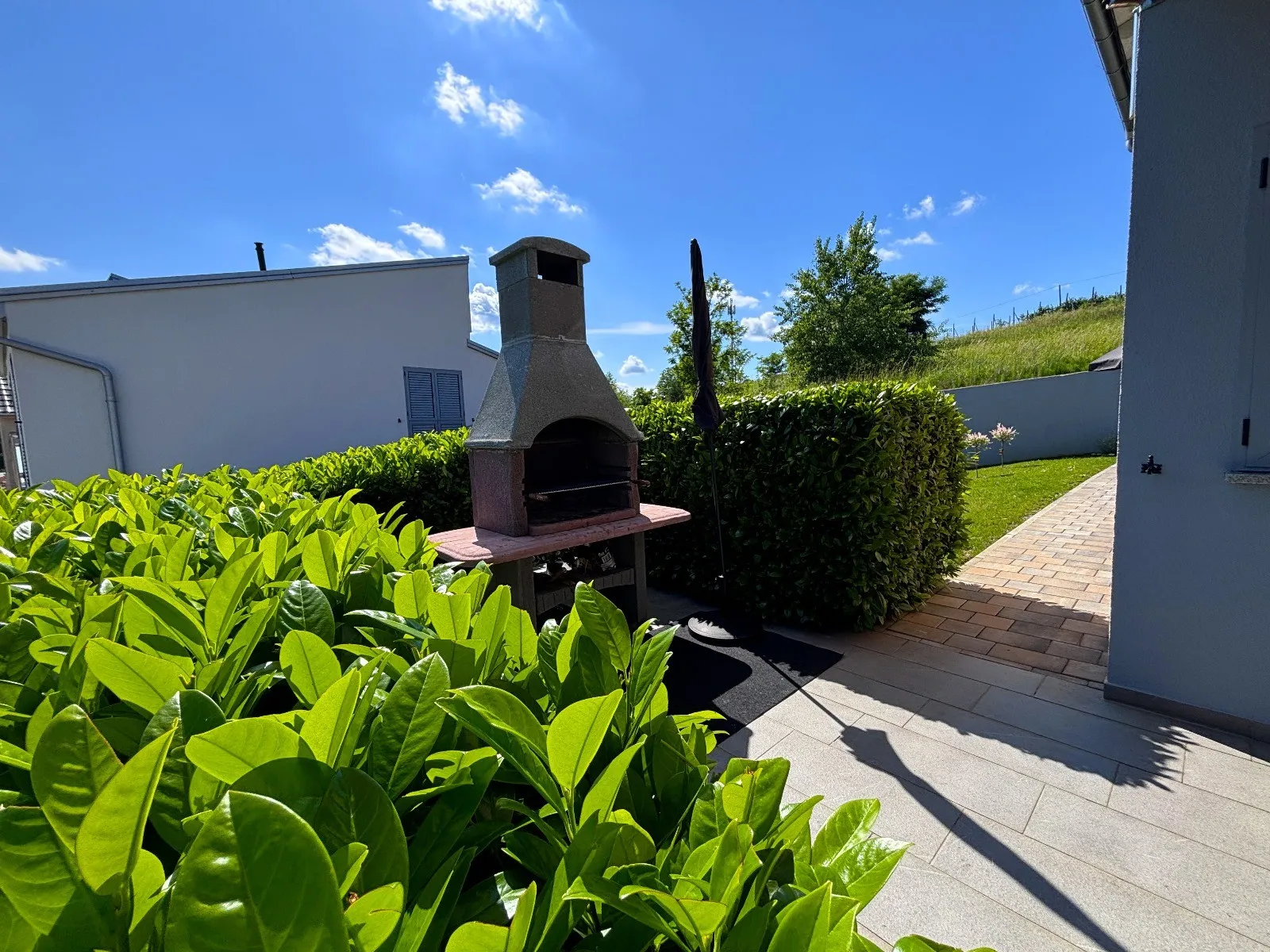 villa dambo - luksuzna vila s bazenom i uređenom okućnicom - slika 13