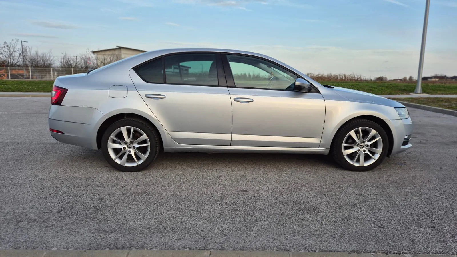 škoda oktavija style 2.0 tdi - slika 2