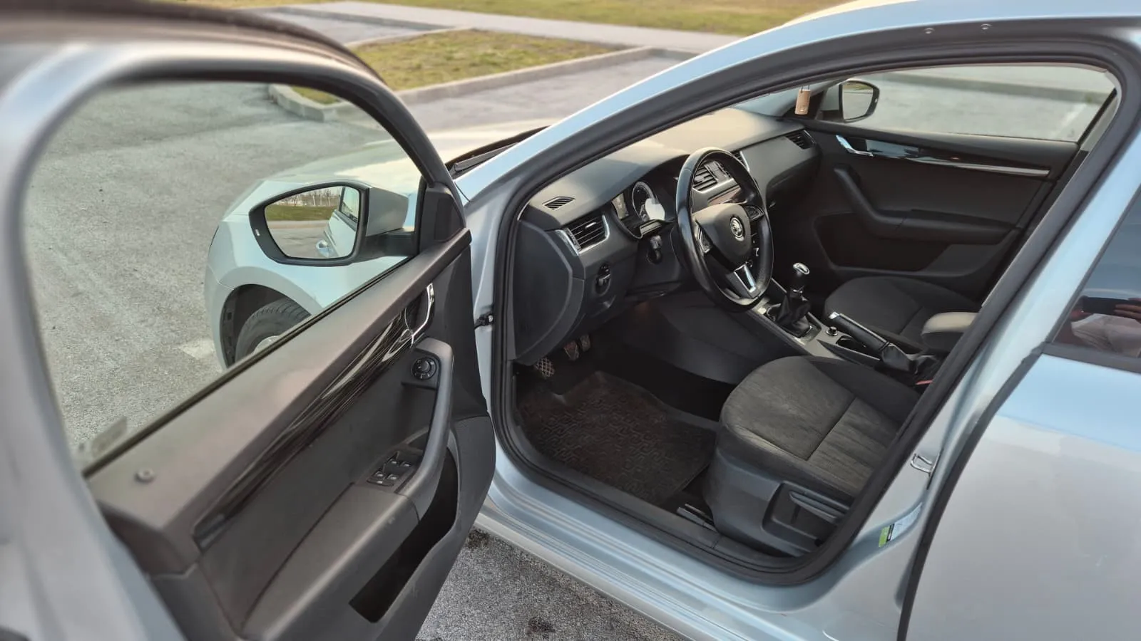 škoda oktavija style 2.0 tdi - slika 4