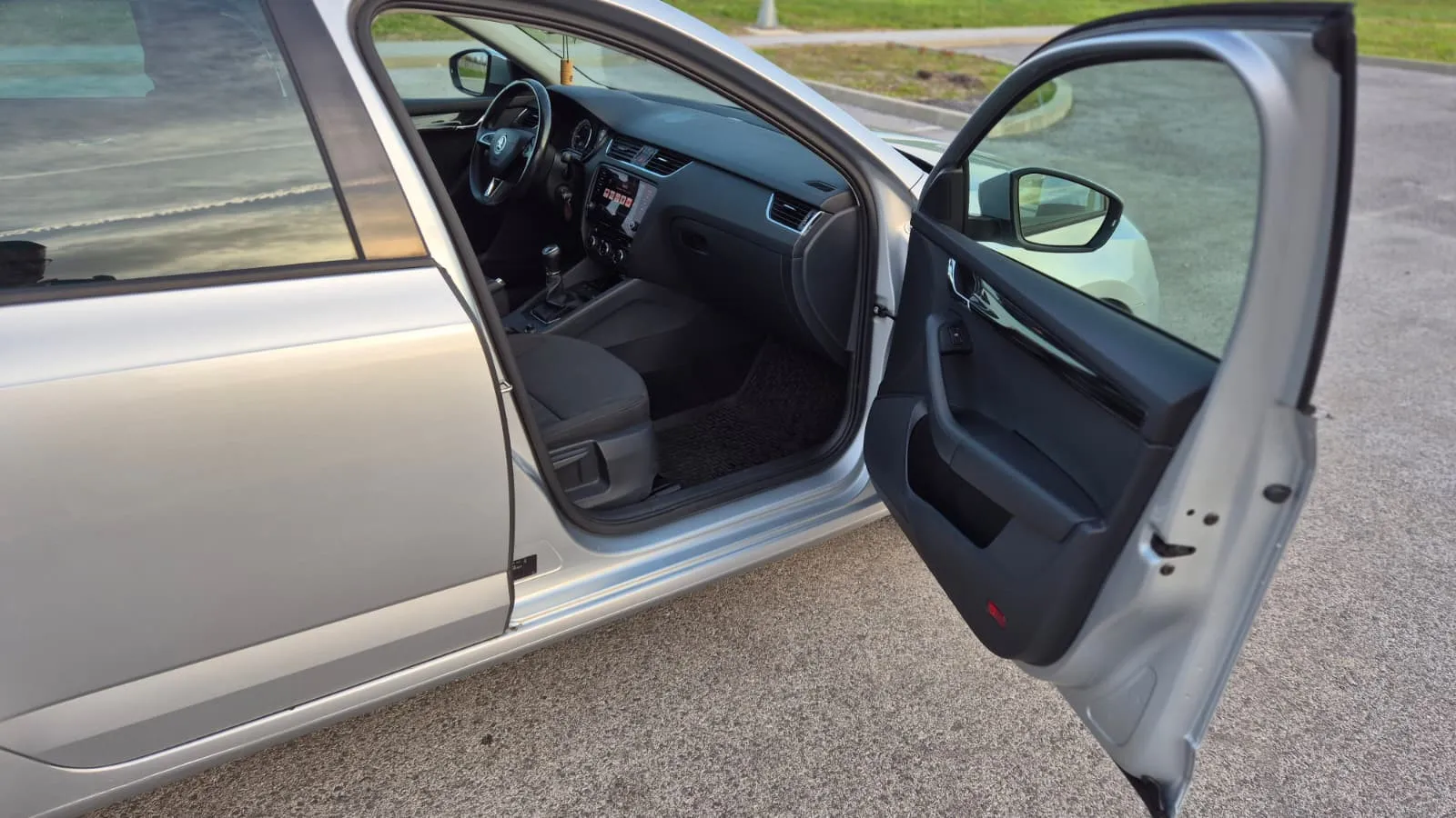 škoda oktavija style 2.0 tdi - slika 8