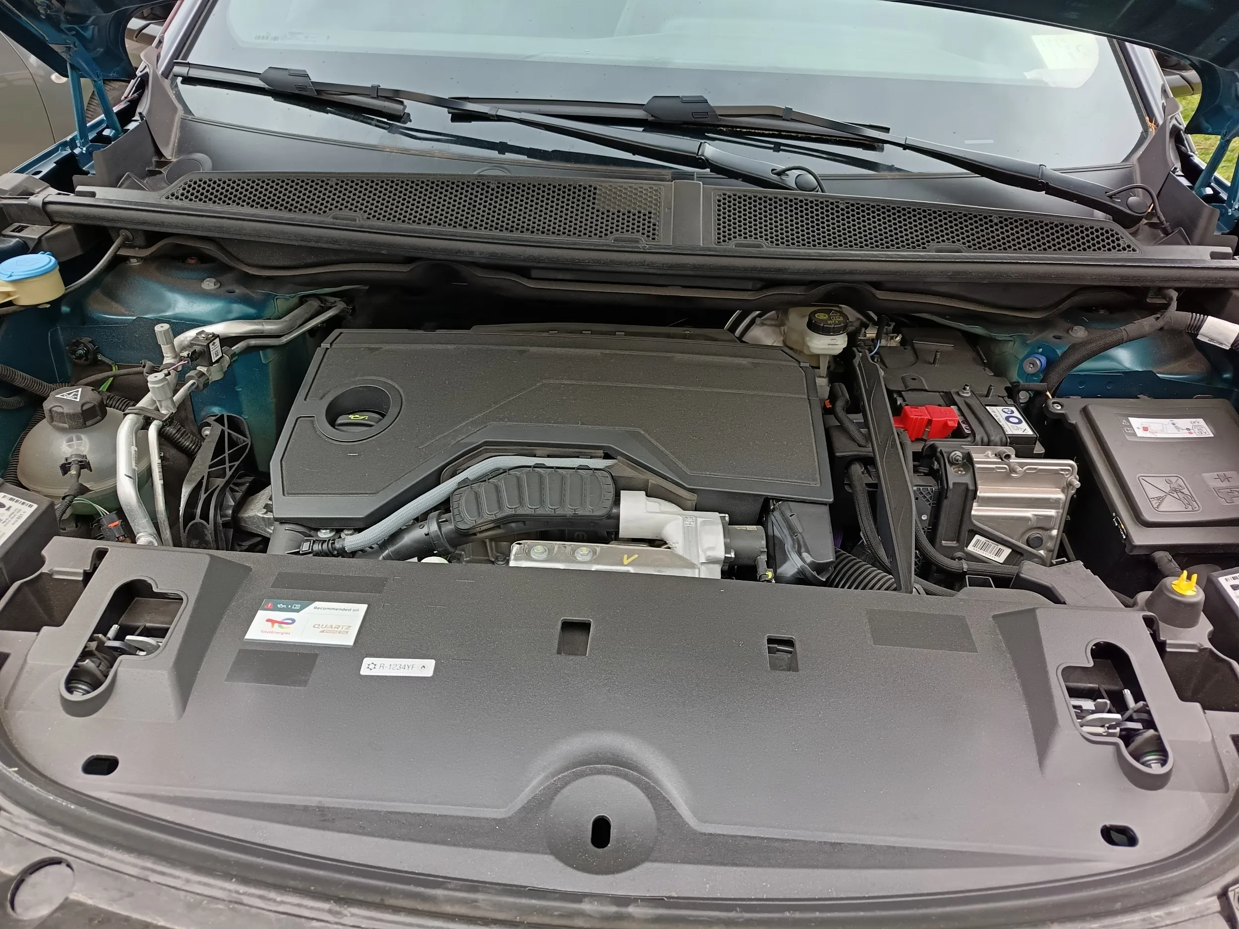 peugeot 3008 gt hybrid 145 e-dcs6, hr auto, 3 g. garancija - slika 10