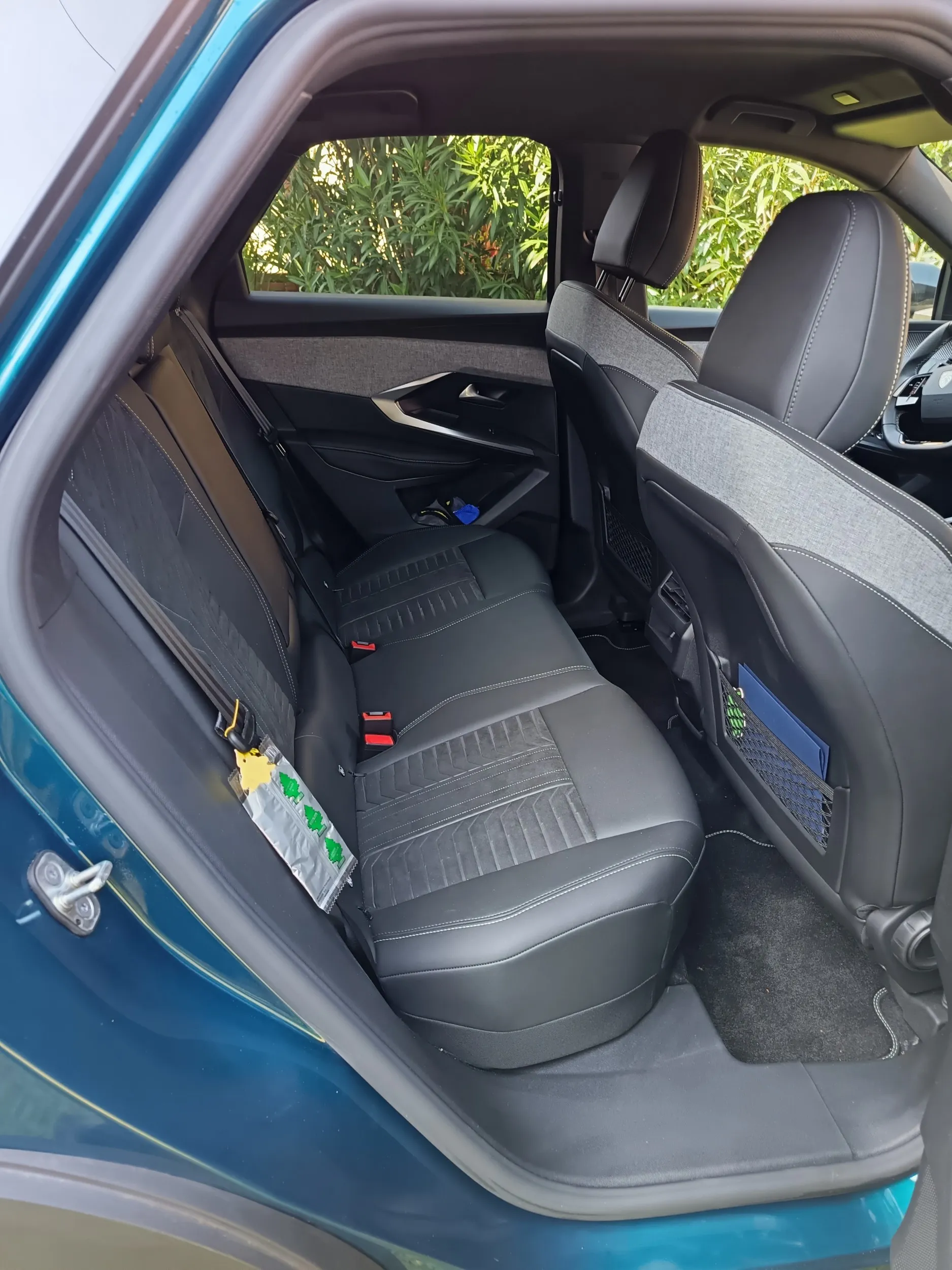 peugeot 3008 gt hybrid 145 e-dcs6, hr auto, 3 g. garancija - slika 17
