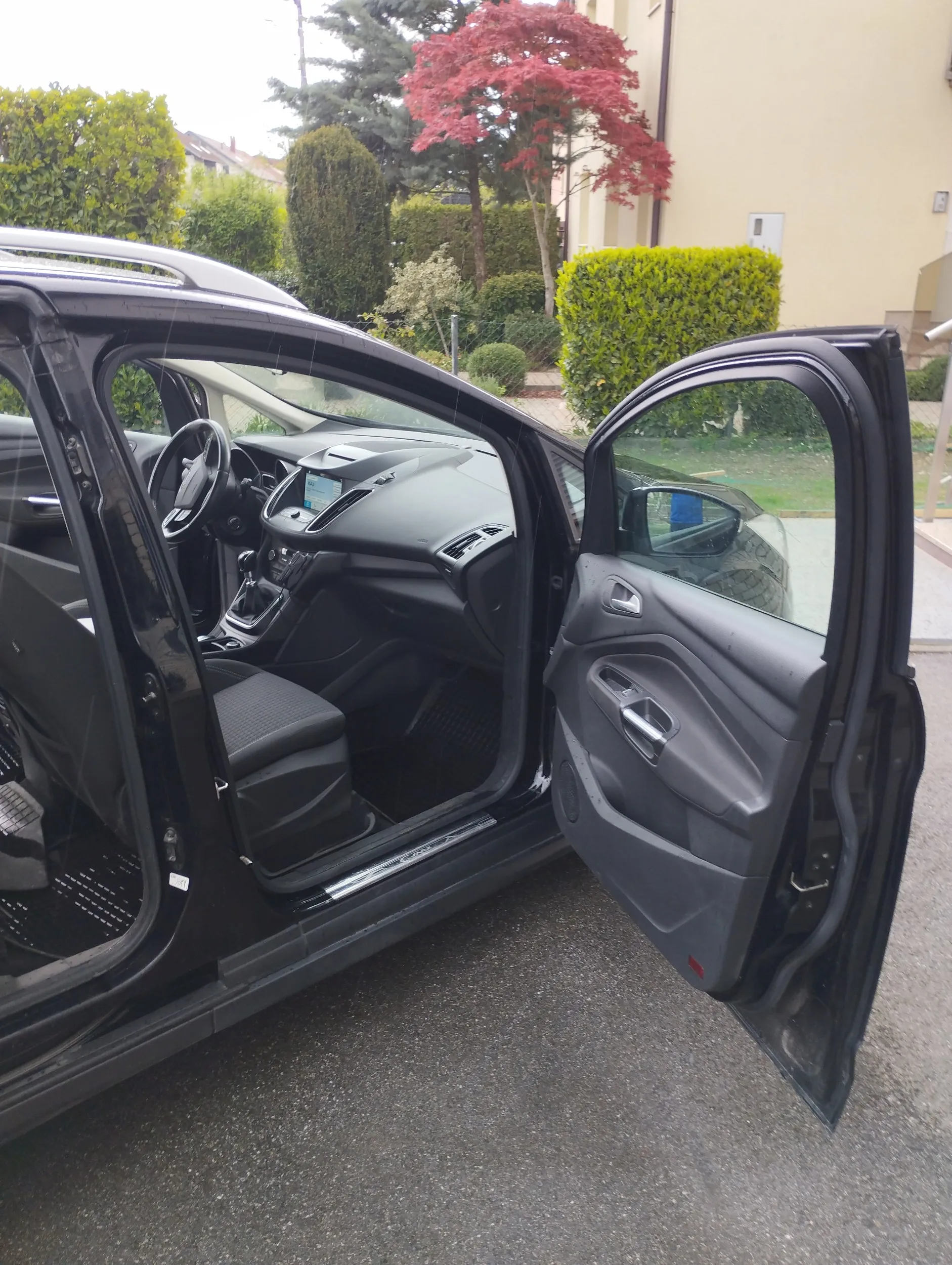 ford grand c-max monovolumen - slika 11