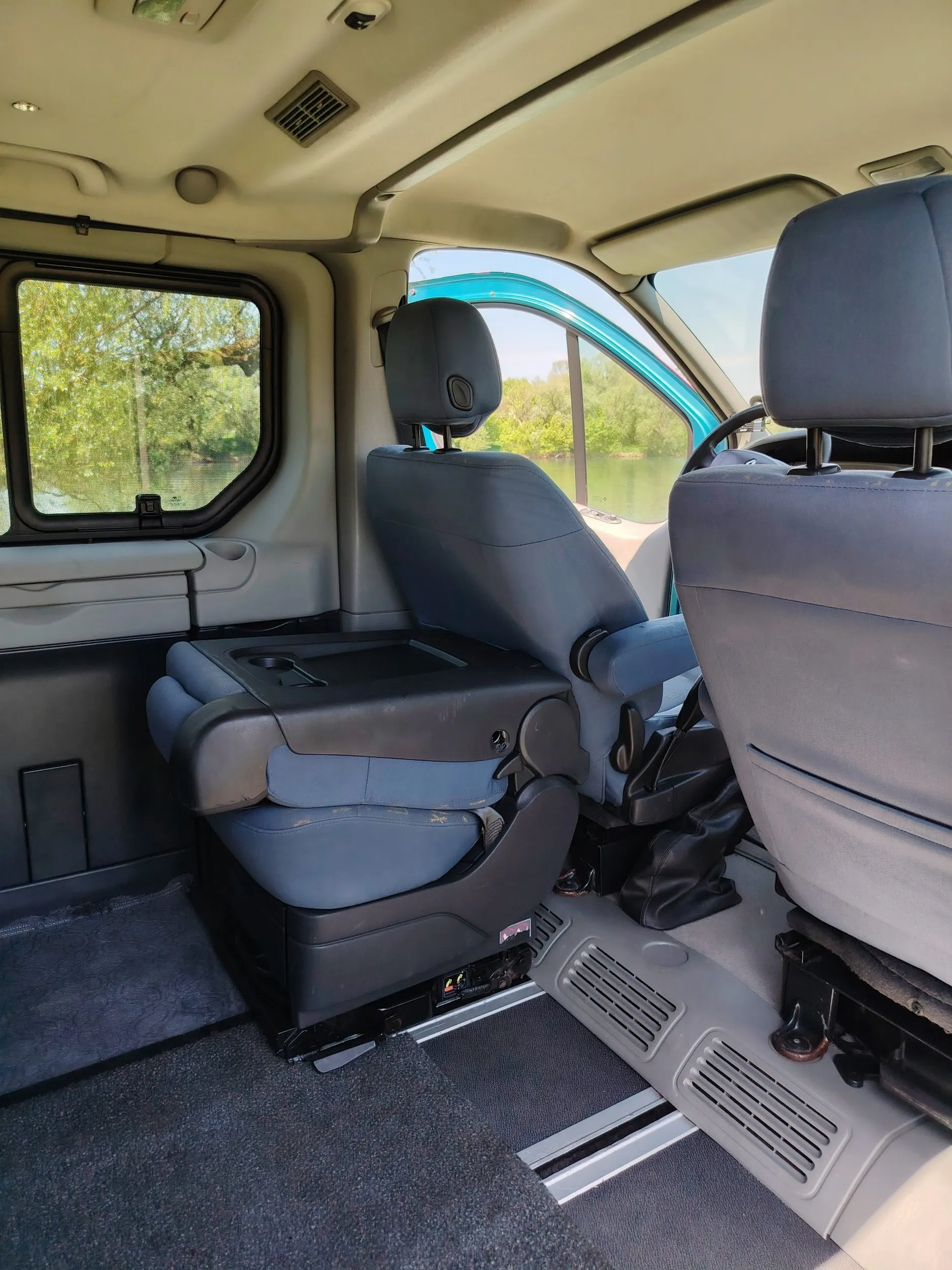 renault trafic 2,5 dci 140 generation multivan - slika 10