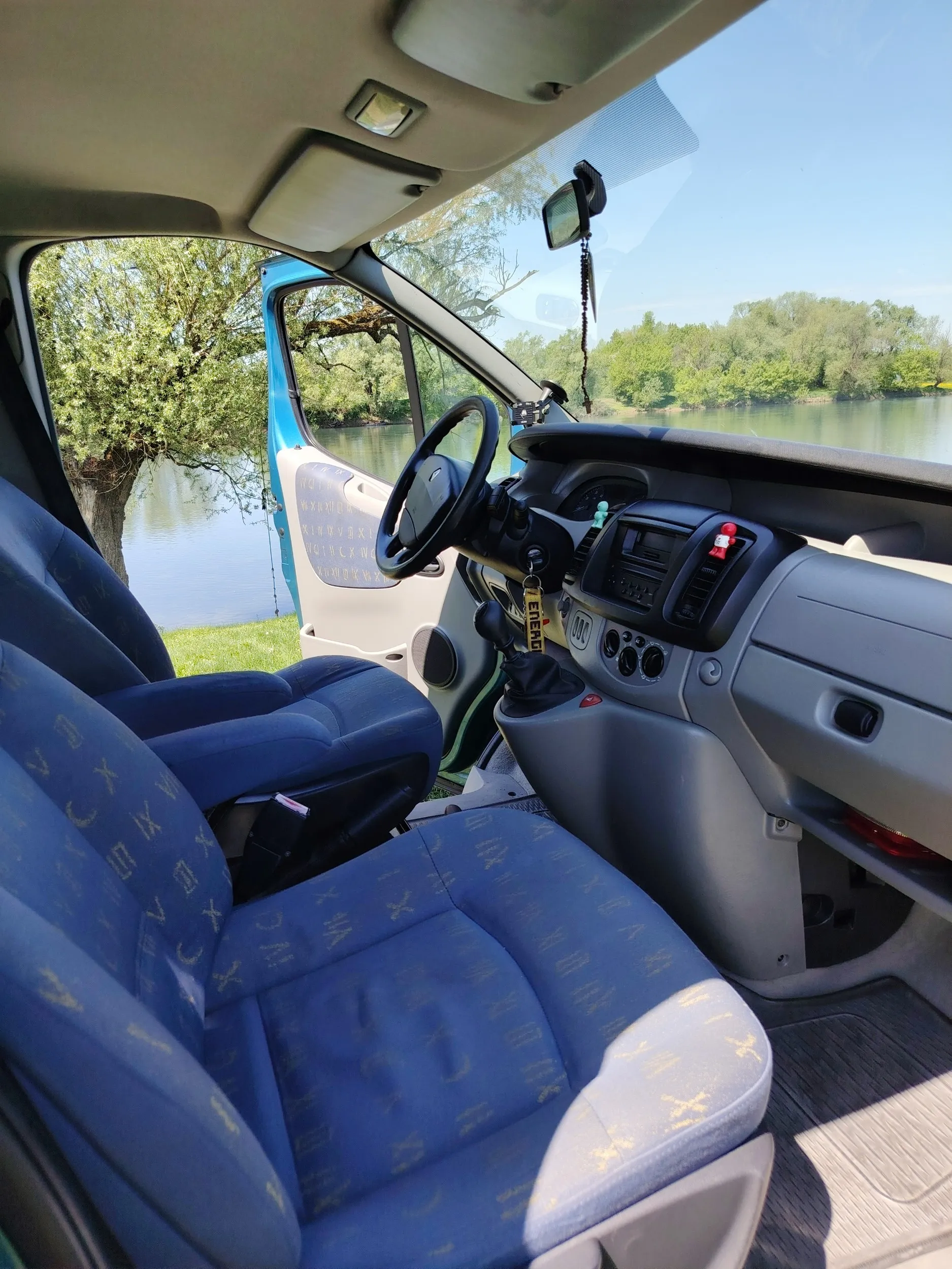 renault trafic 2,5 dci 140 generation multivan - slika 11