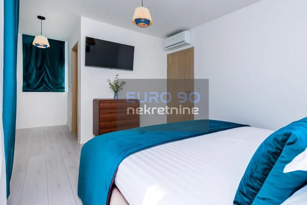 murvica-nova moderna i potpuno namještena vila s bazenom,mir,komfor !! - slika 20