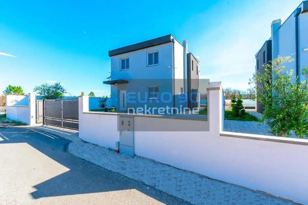 murvica-nova moderna i potpuno namještena vila s bazenom,mir,komfor !! - slika 11