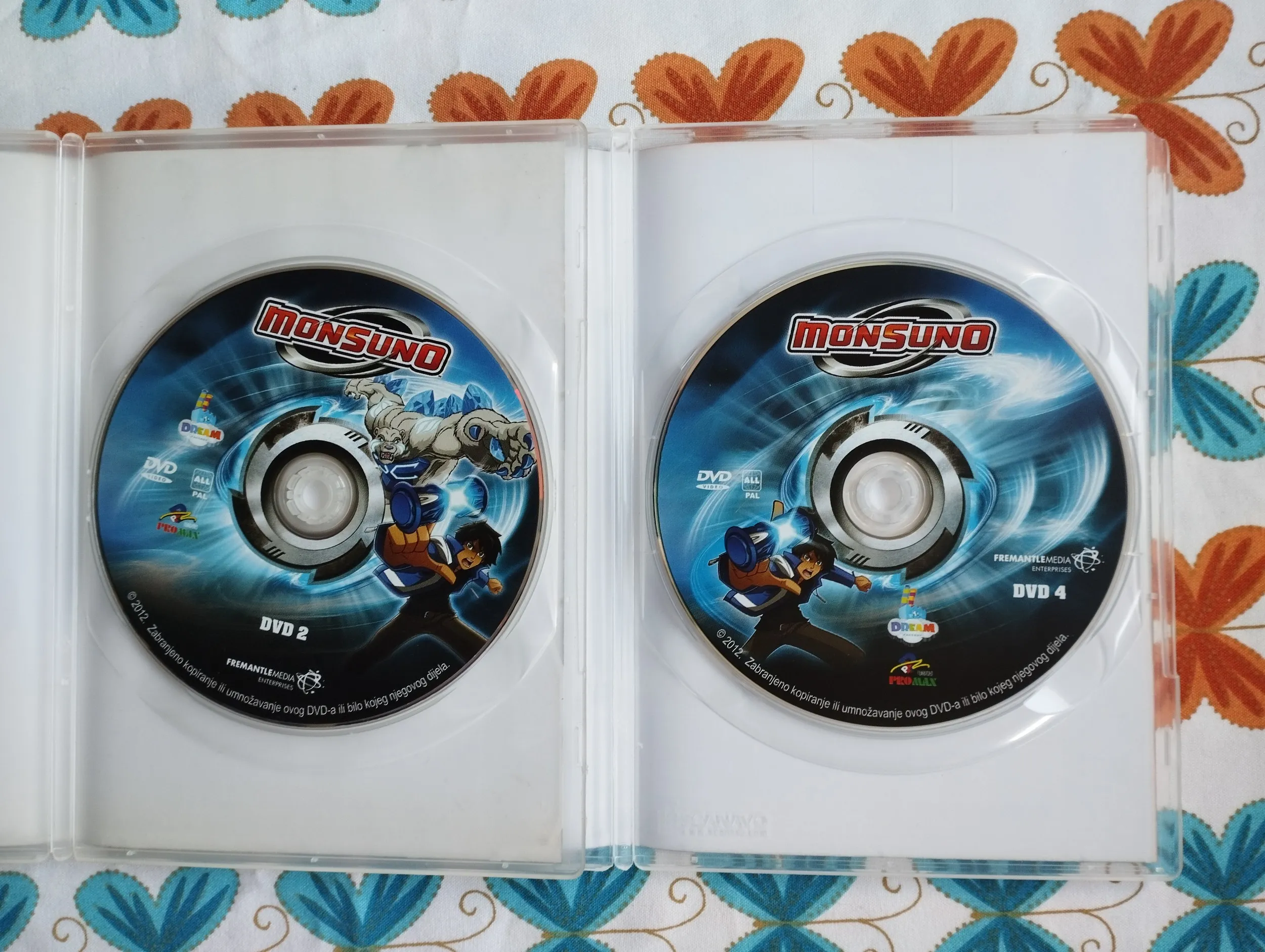 monsuno - 1,2,4 dvd lot - slika 3