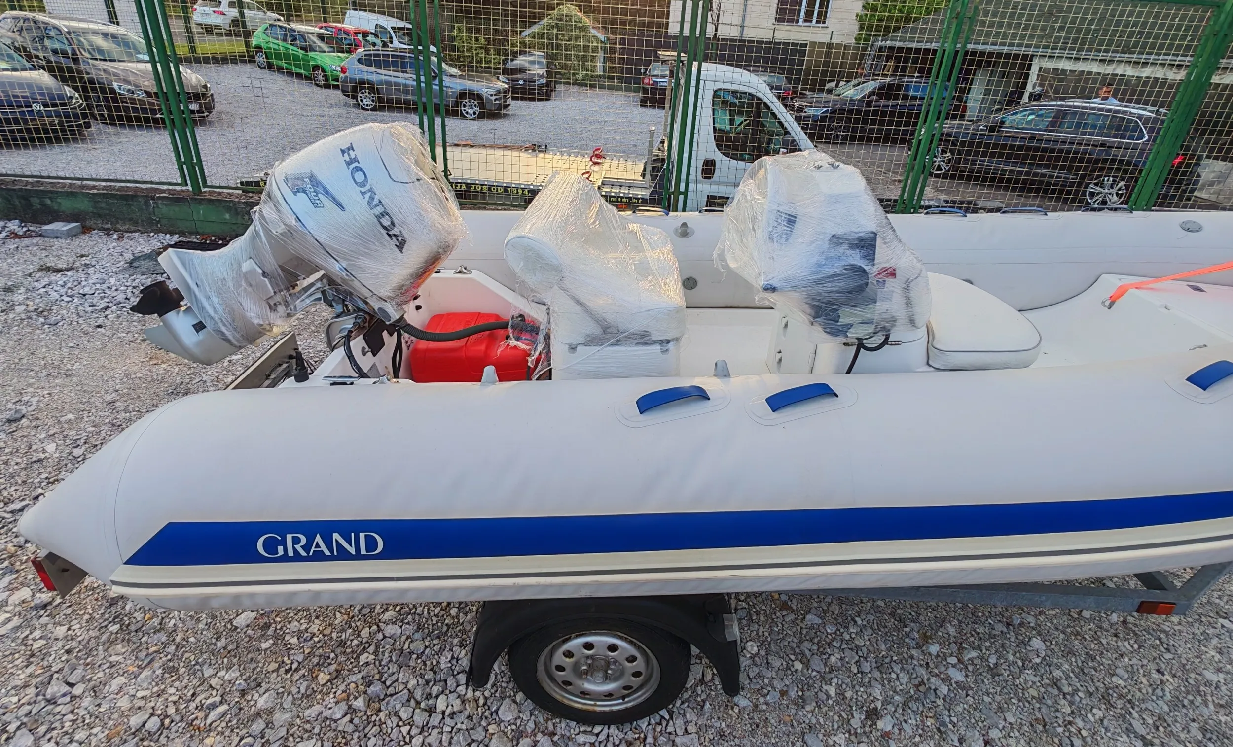 gumenjak grand s470 + honda 50 (4t) + registrirana prikolica - slika 8