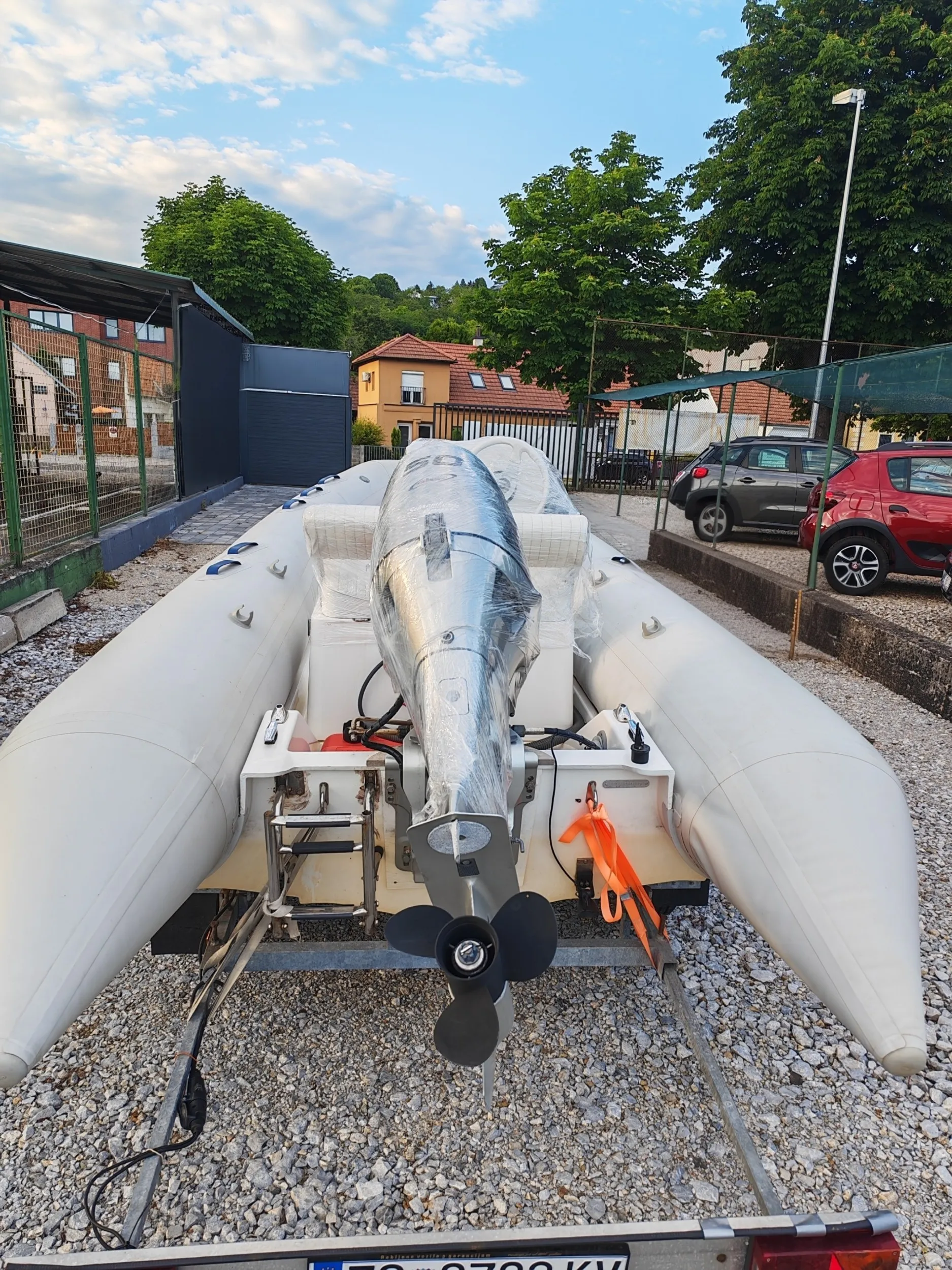 gumenjak grand s470 + honda 50 (4t) + registrirana prikolica - slika 5