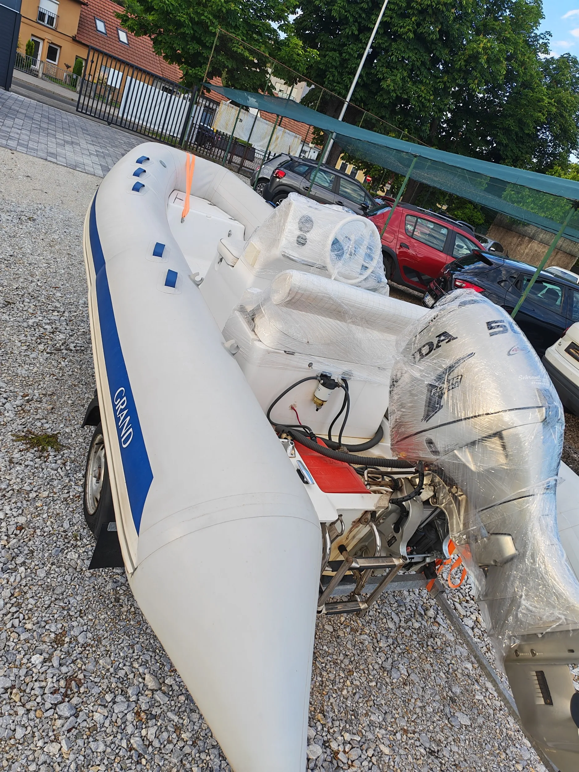 gumenjak grand s470 + honda 50 (4t) + registrirana prikolica - slika 4
