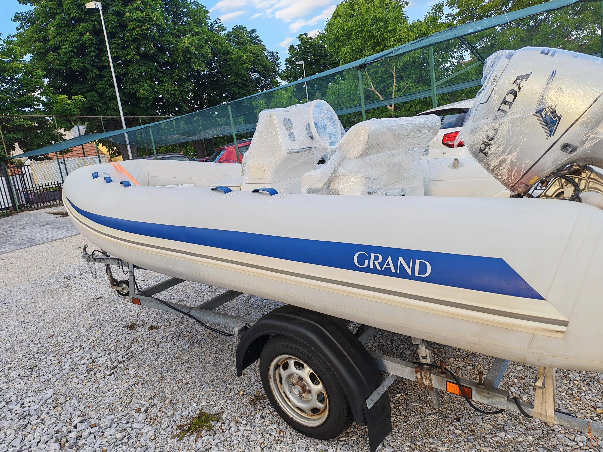 gumenjak grand s470 + honda 50 (4t) + registrirana prikolica - slika 7