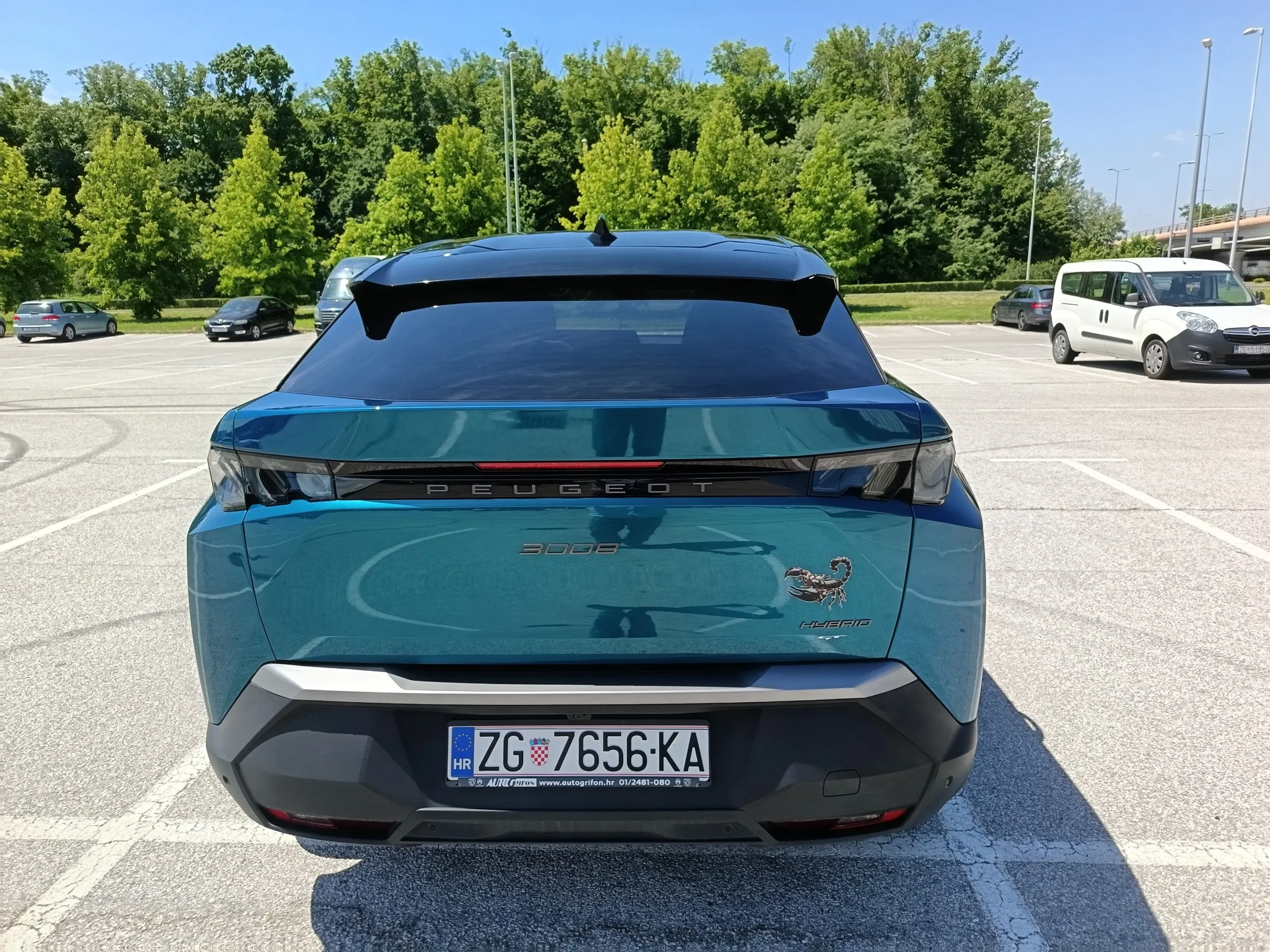 peugeot 3008 gt hybrid 145 e-dcs6, hr auto, 3 g. garancija - slika 14