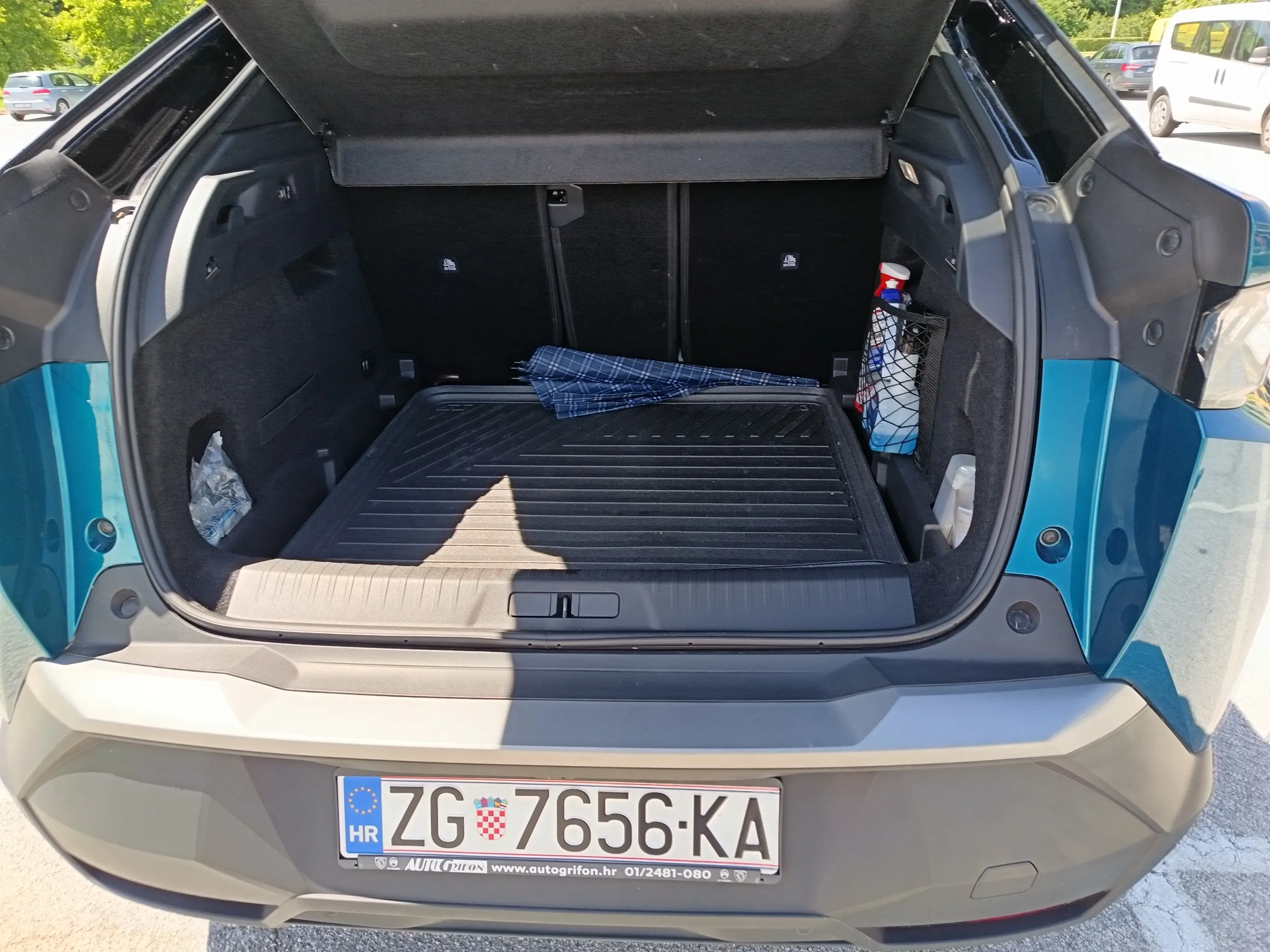 peugeot 3008 gt hybrid 145 e-dcs6, hr auto, 3 g. garancija - slika 7