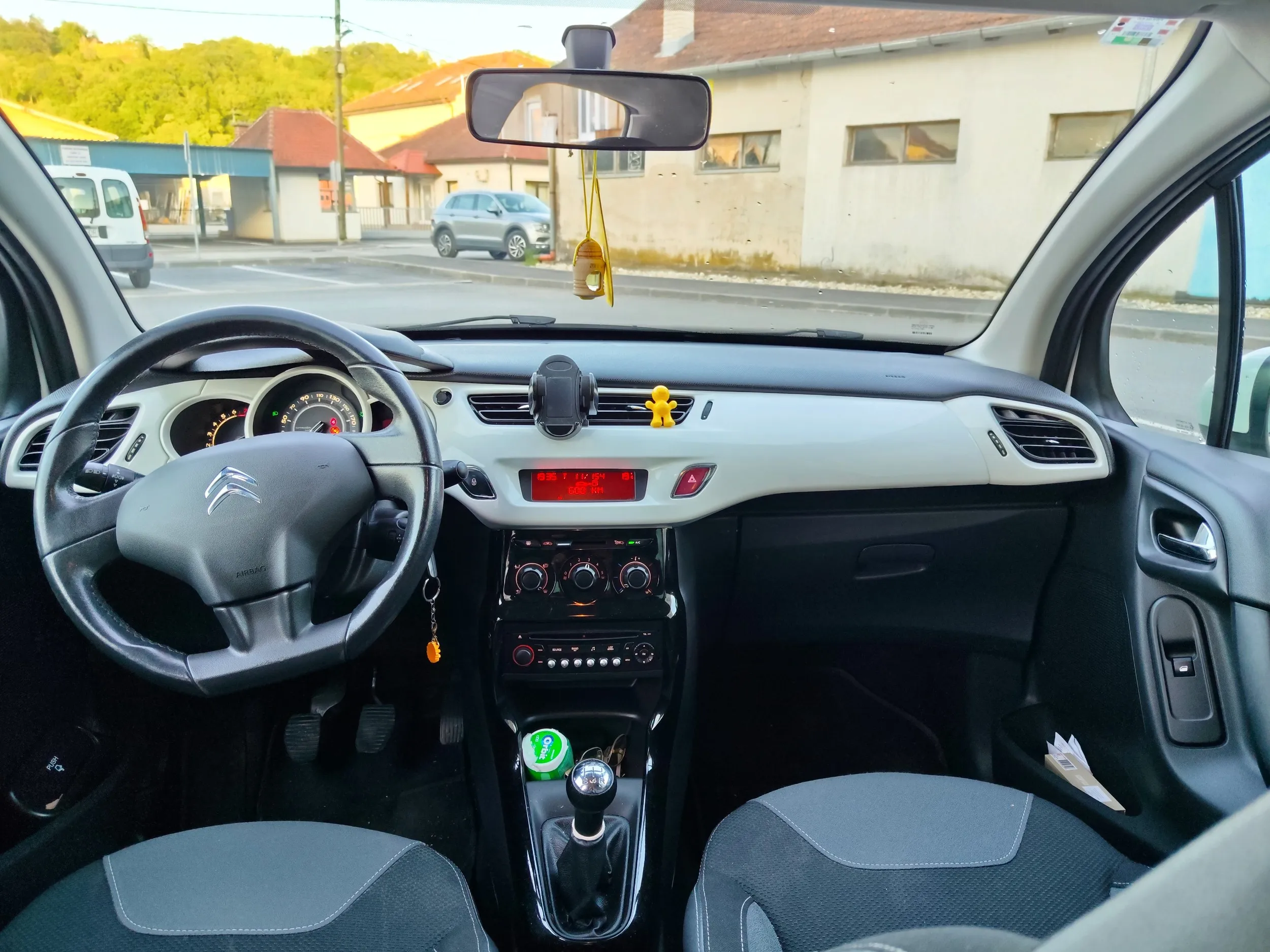 citroen c3 1.4i 2011 samo 106 000km - slika 4