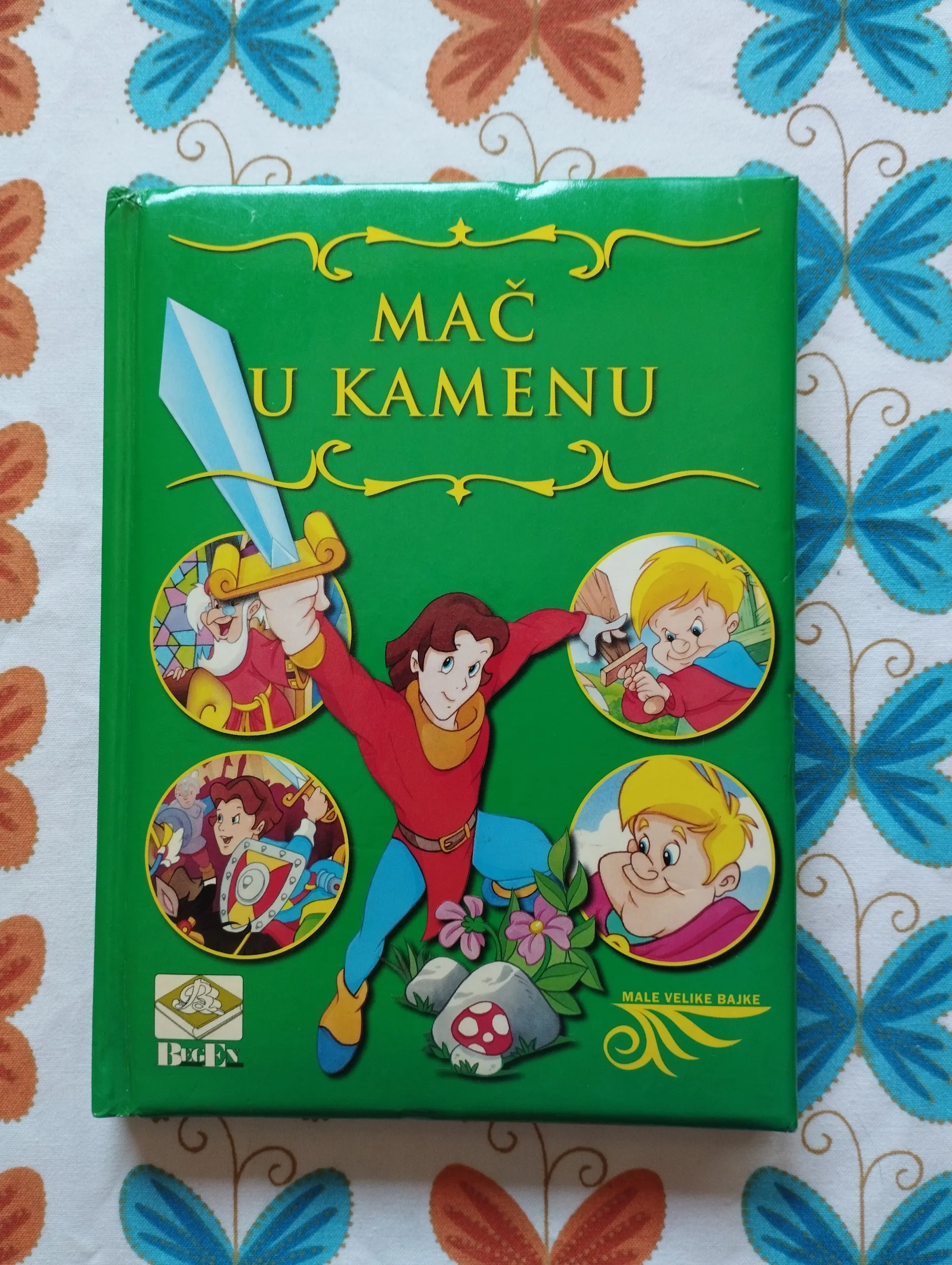 male velike bajke - mač u kamenu - slika 1