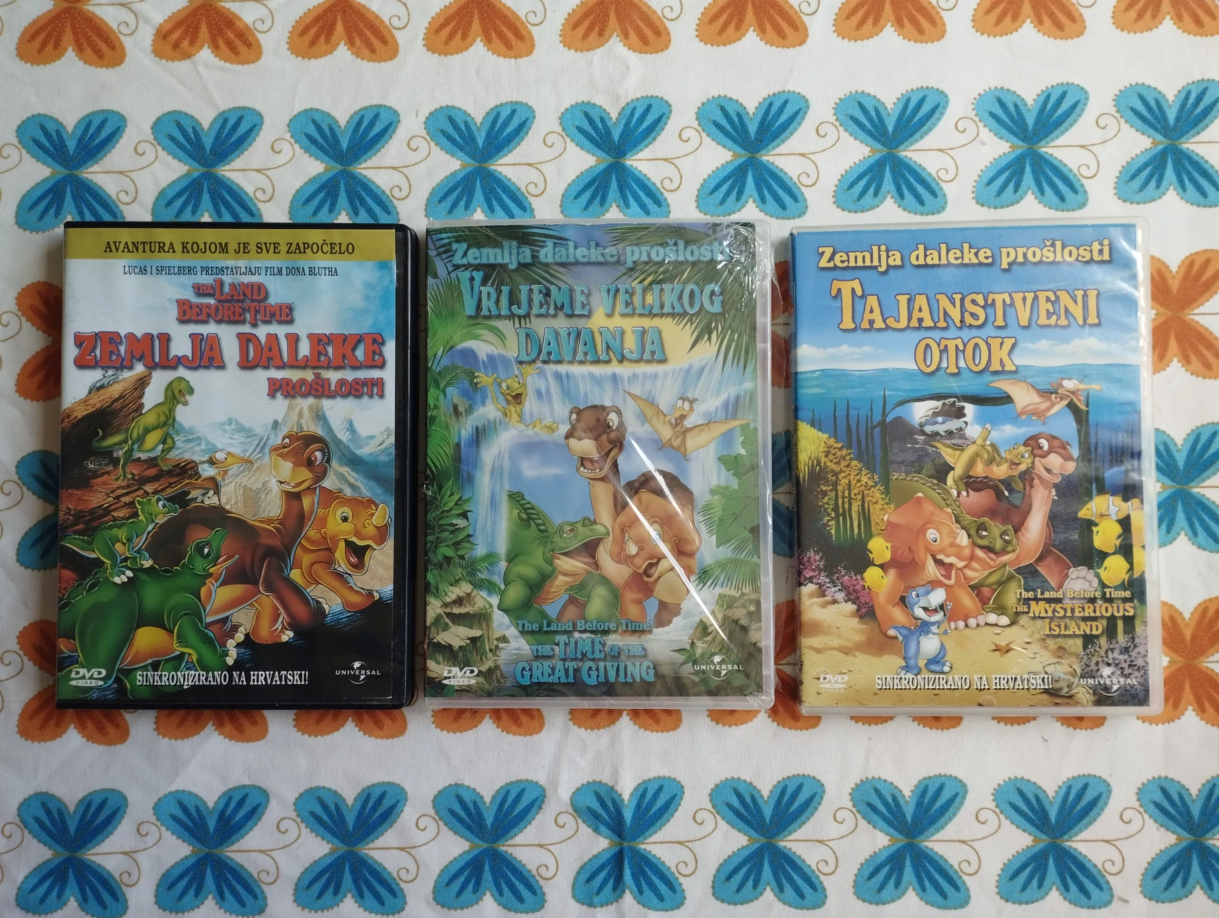 Zemlja daleke prošlosti - DVD 1, 3, 5 NOVO - Samobor