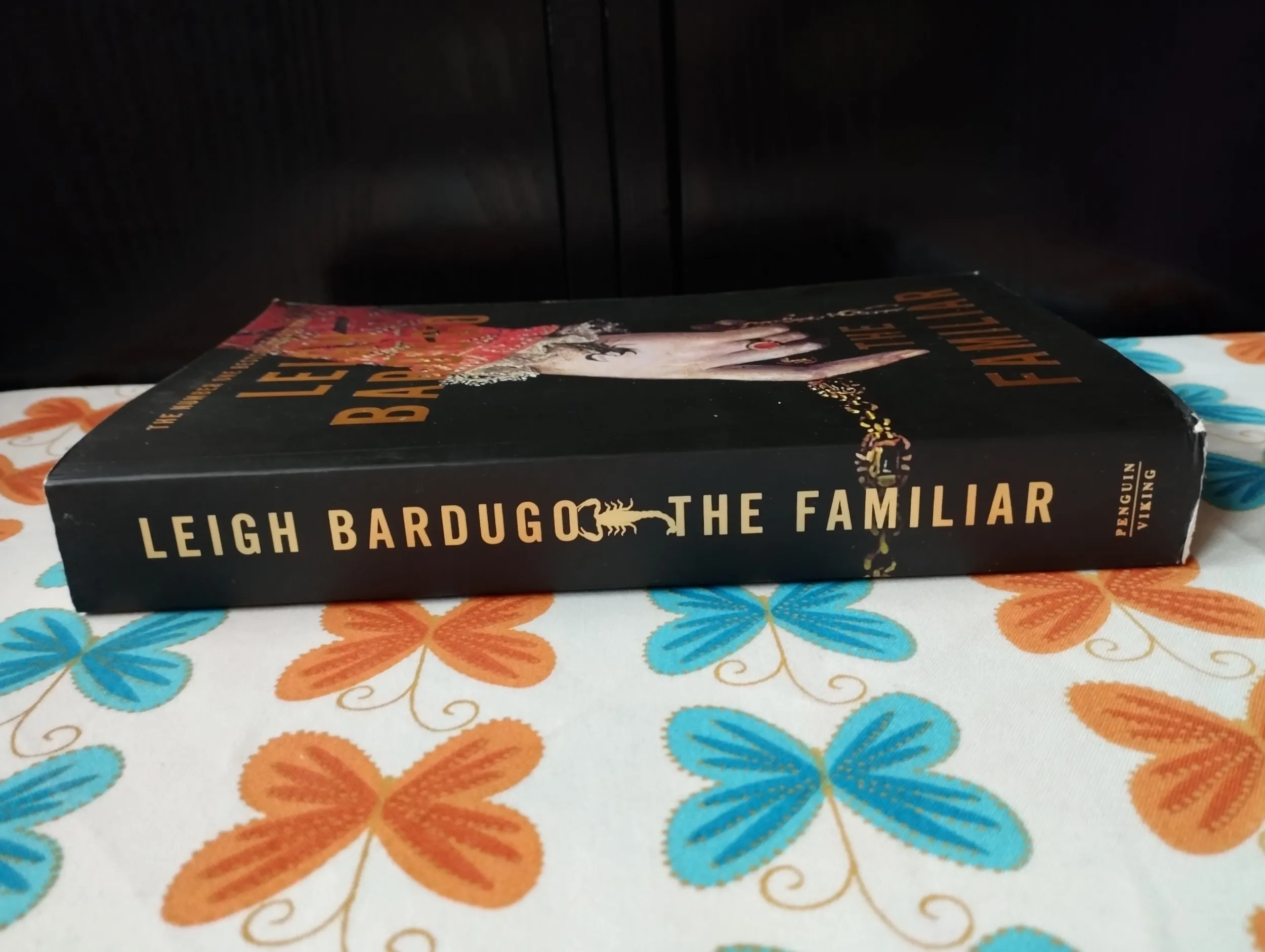 leigh bardugo - the familiar - slika 3