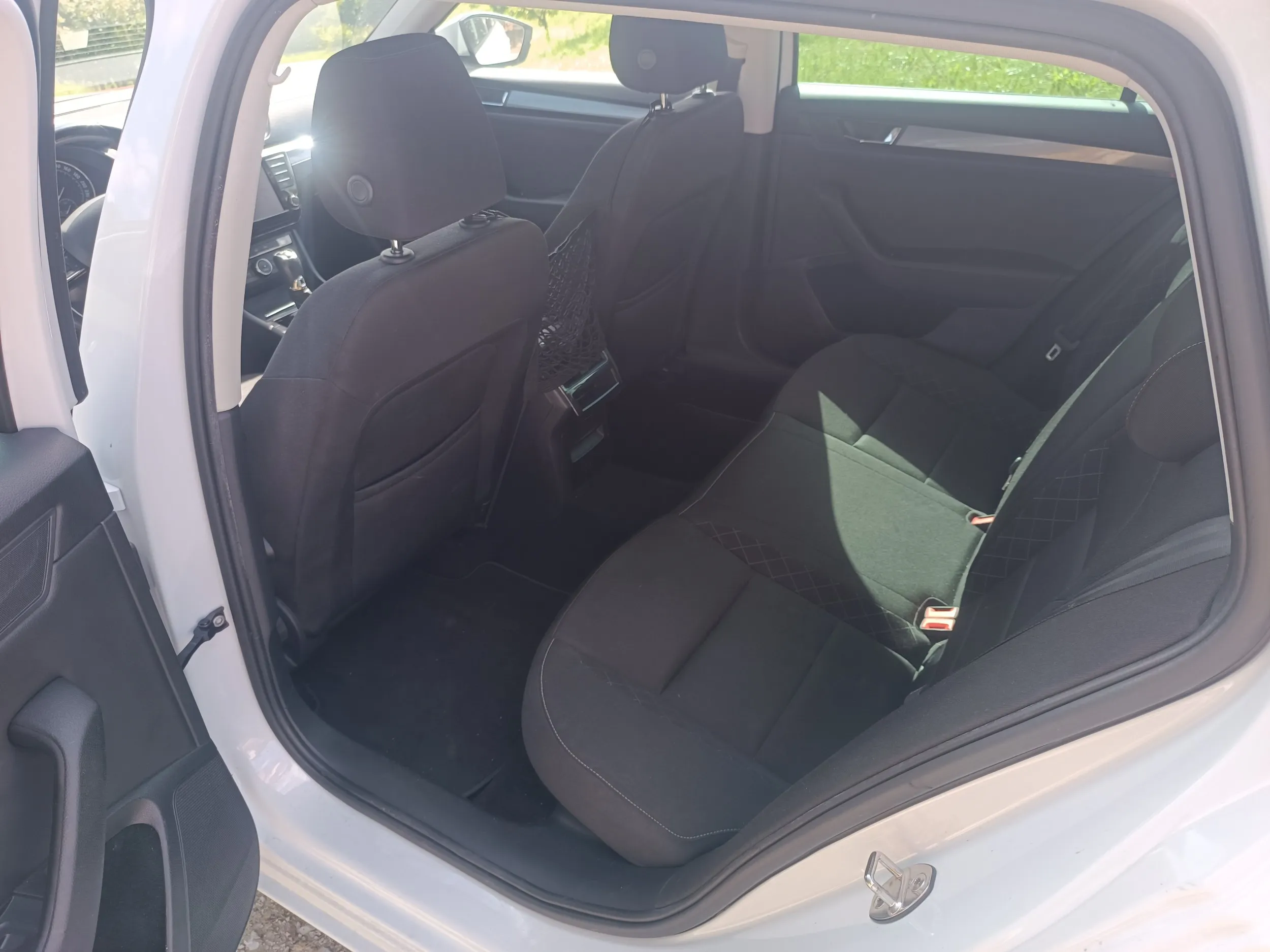 2017 kuka dsg f1 243tkm škoda superb combi 1.6 tdi - slika 4