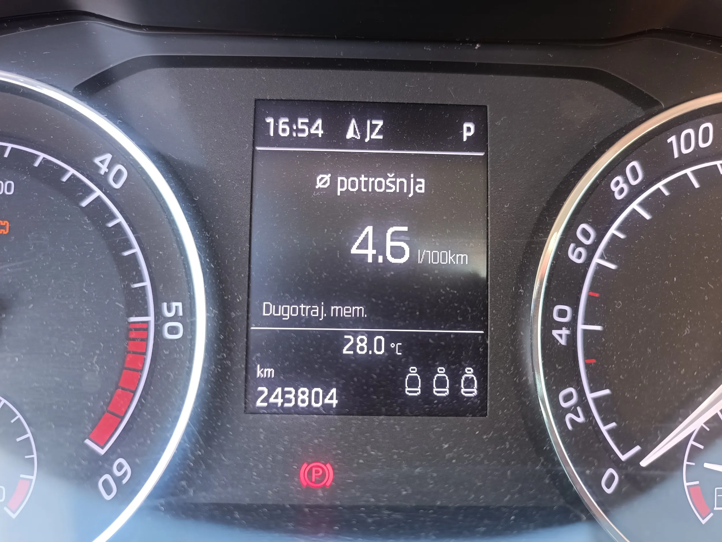 2017 kuka dsg f1 243tkm škoda superb combi 1.6 tdi - slika 3