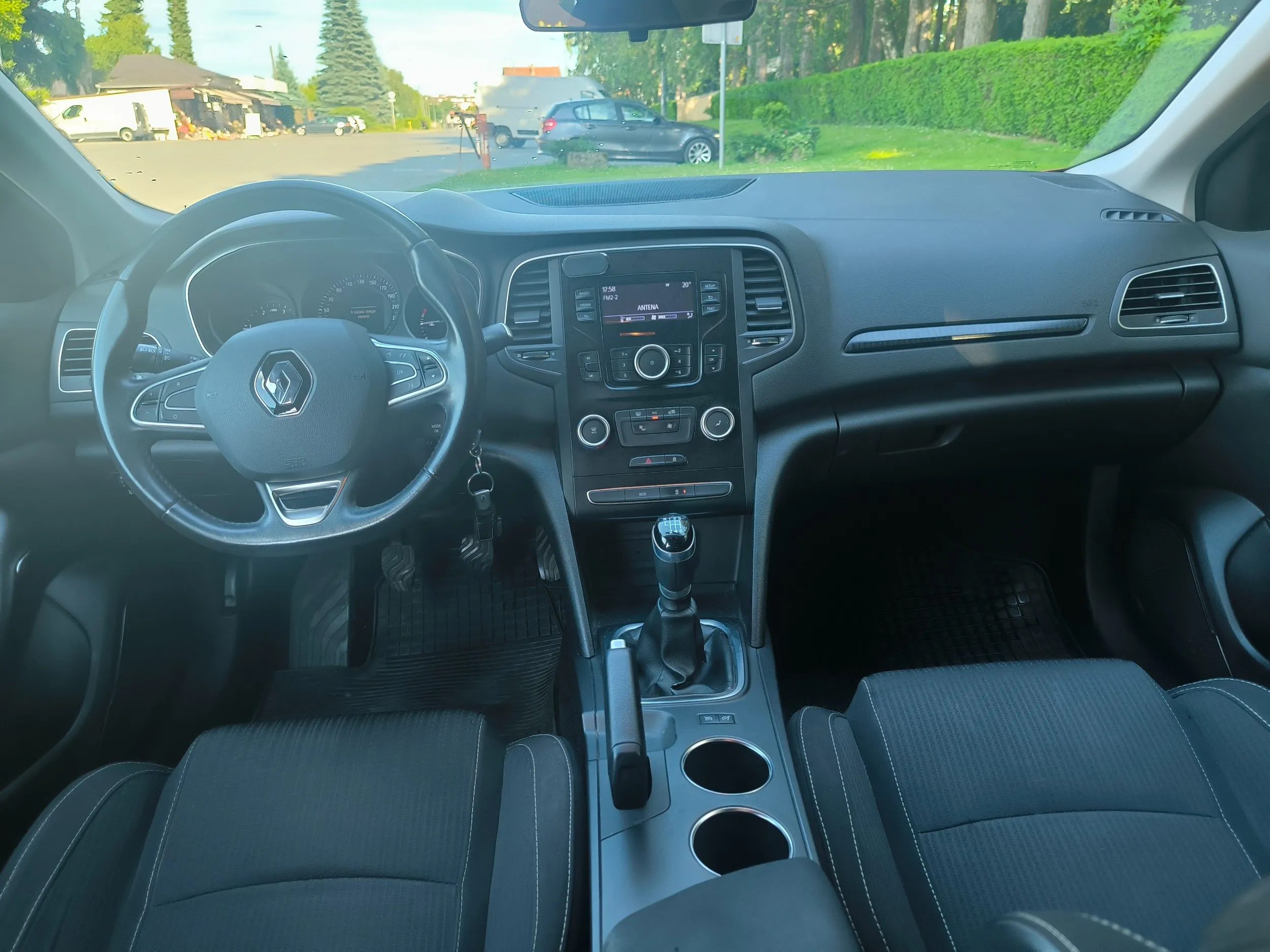 renault megane 1,5 dci, hr auto, 1. vlasnik - slika 23
