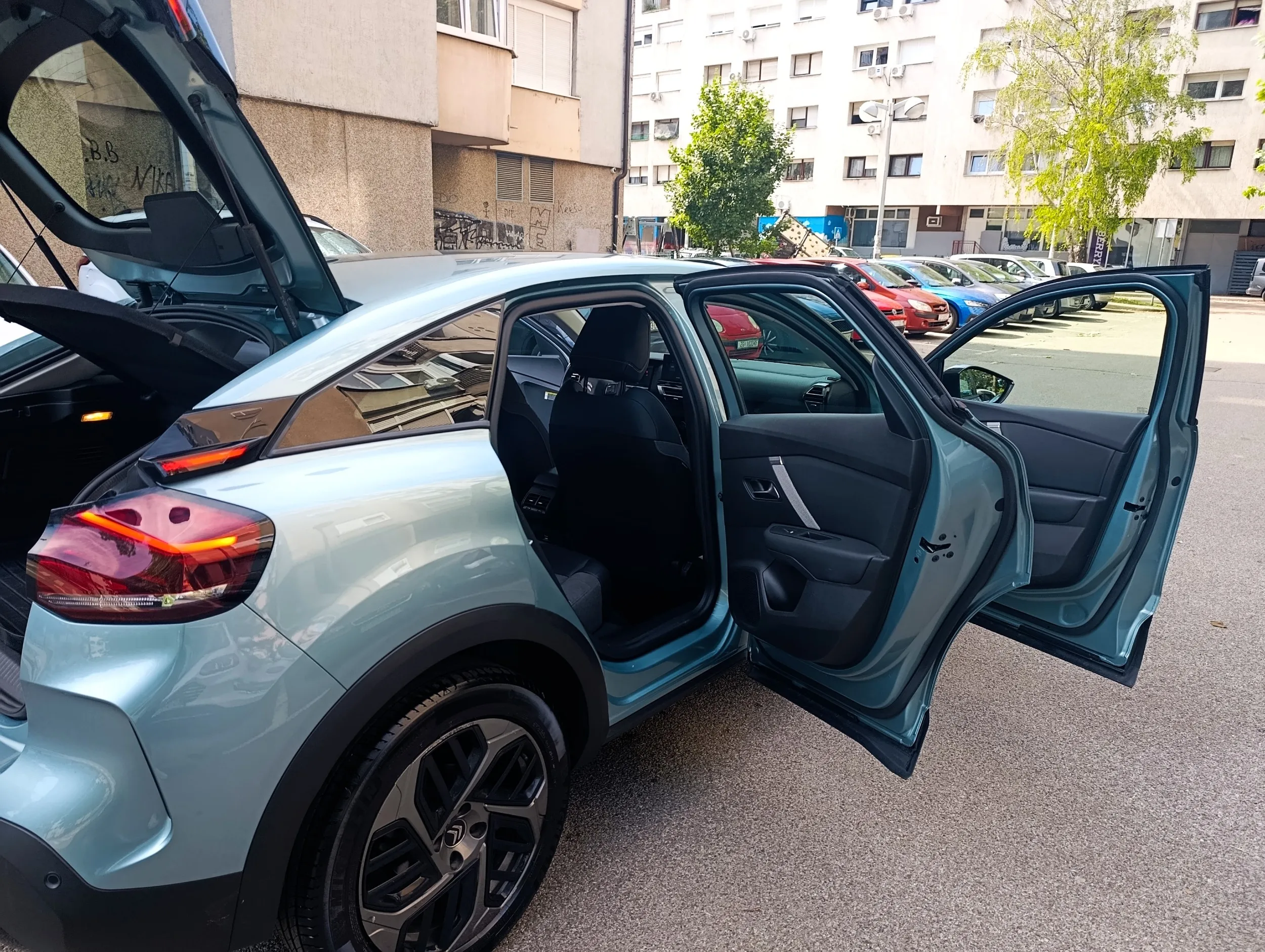 citroen c4 feel pack puretech 130 s&s eat8 automatik - slika 8