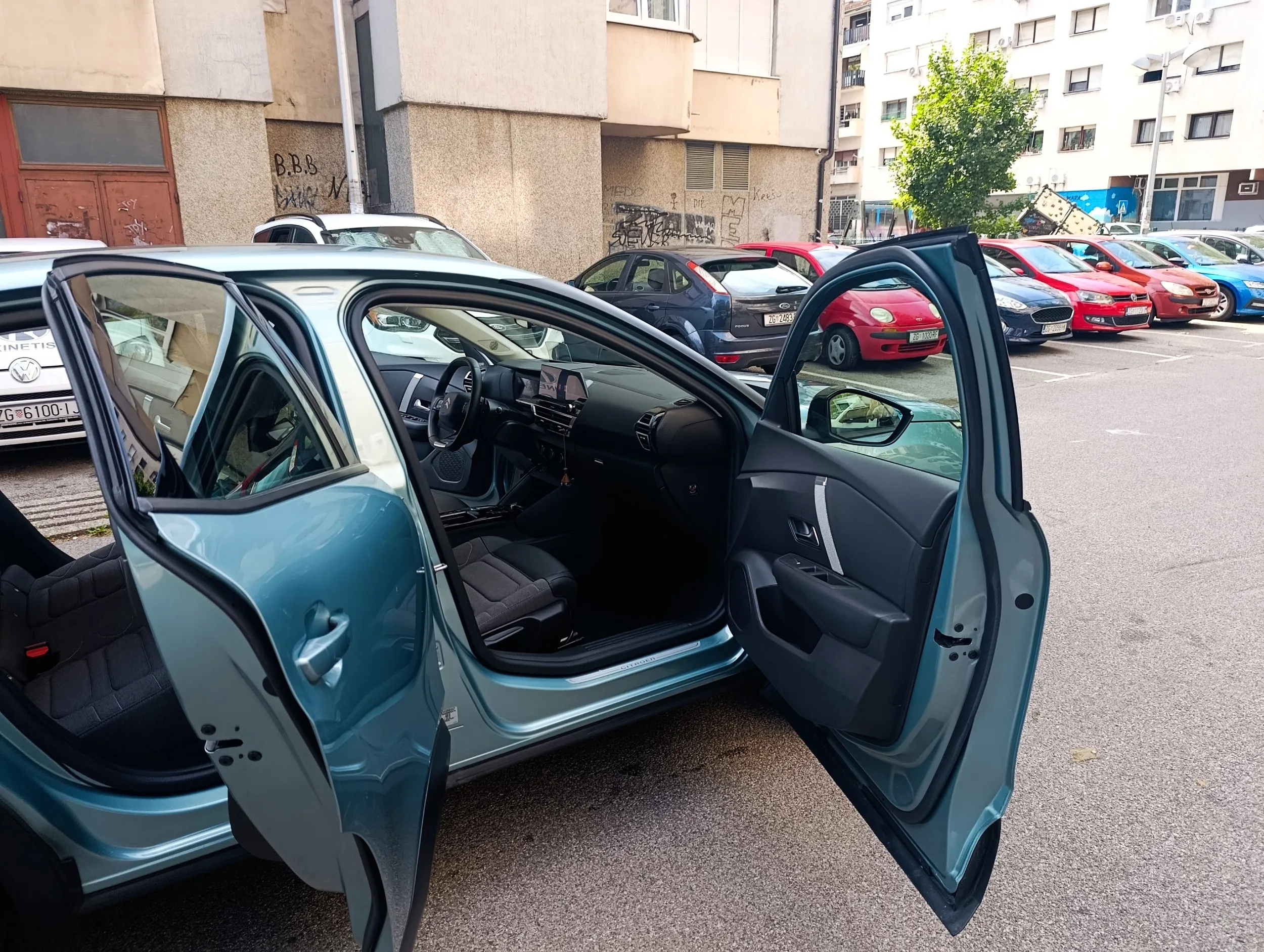 citroen c4 feel pack puretech 130 s&s eat8 automatik - slika 10