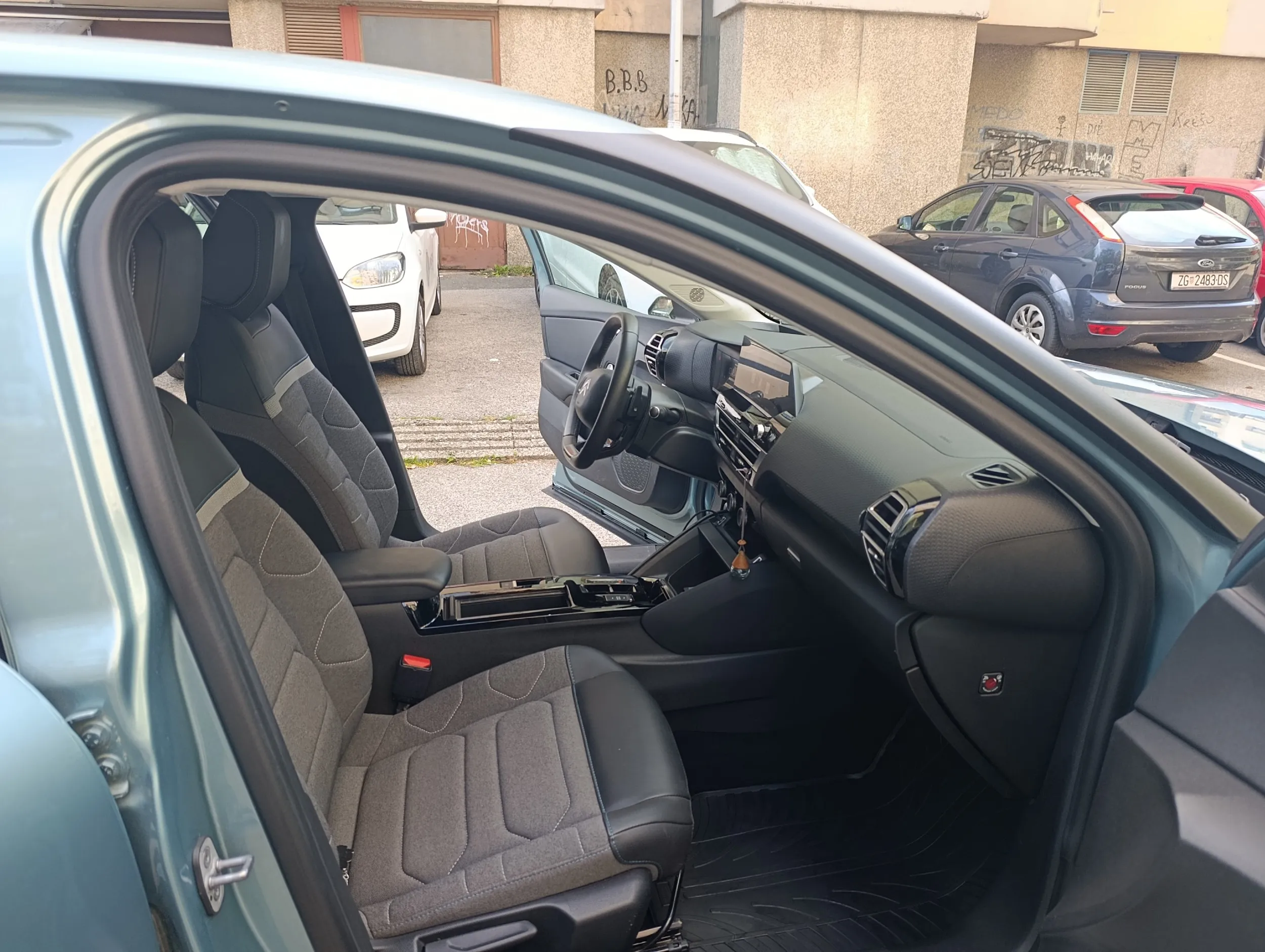 citroen c4 feel pack puretech 130 s&s eat8 automatik - slika 11