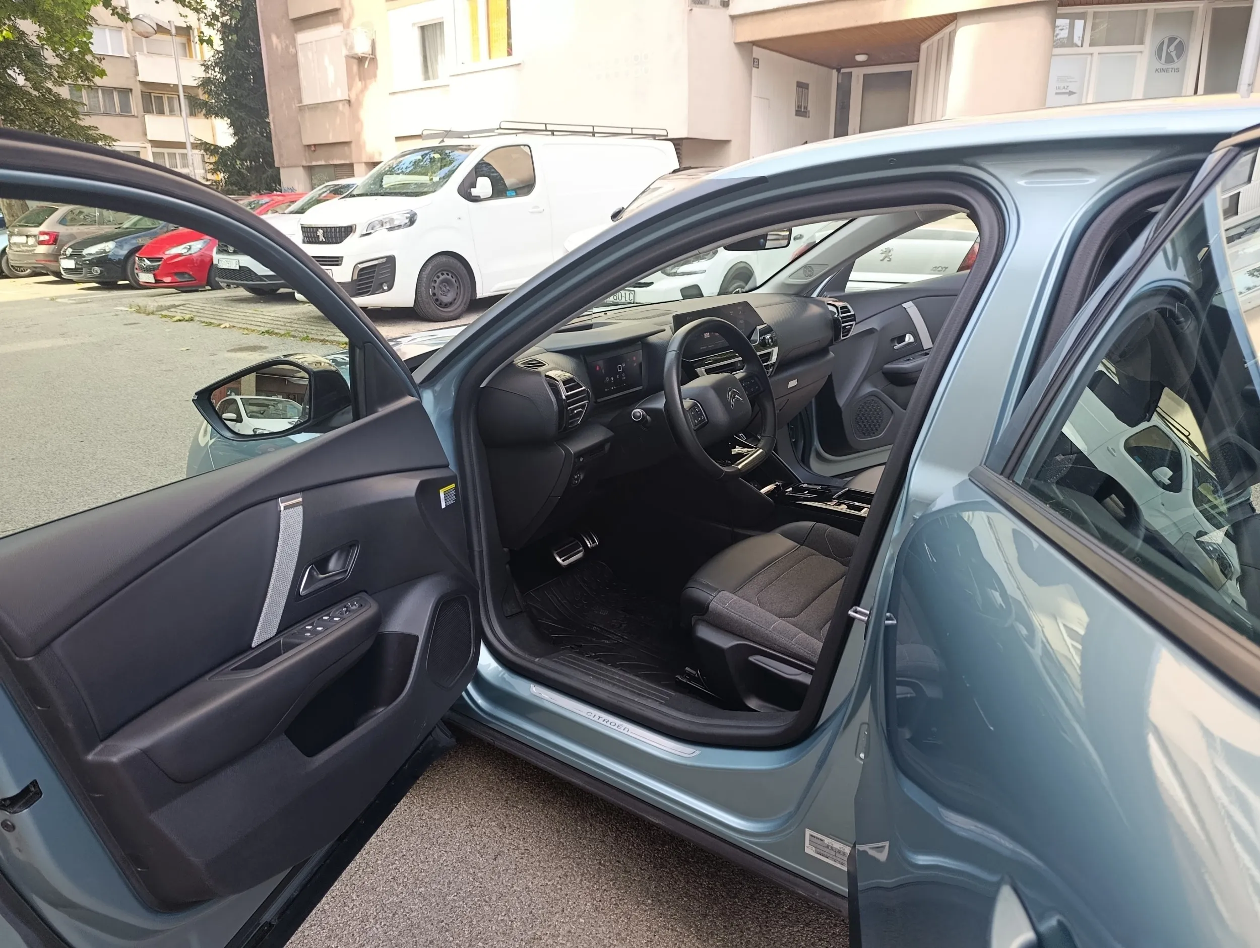 citroen c4 feel pack puretech 130 s&s eat8 automatik - slika 12