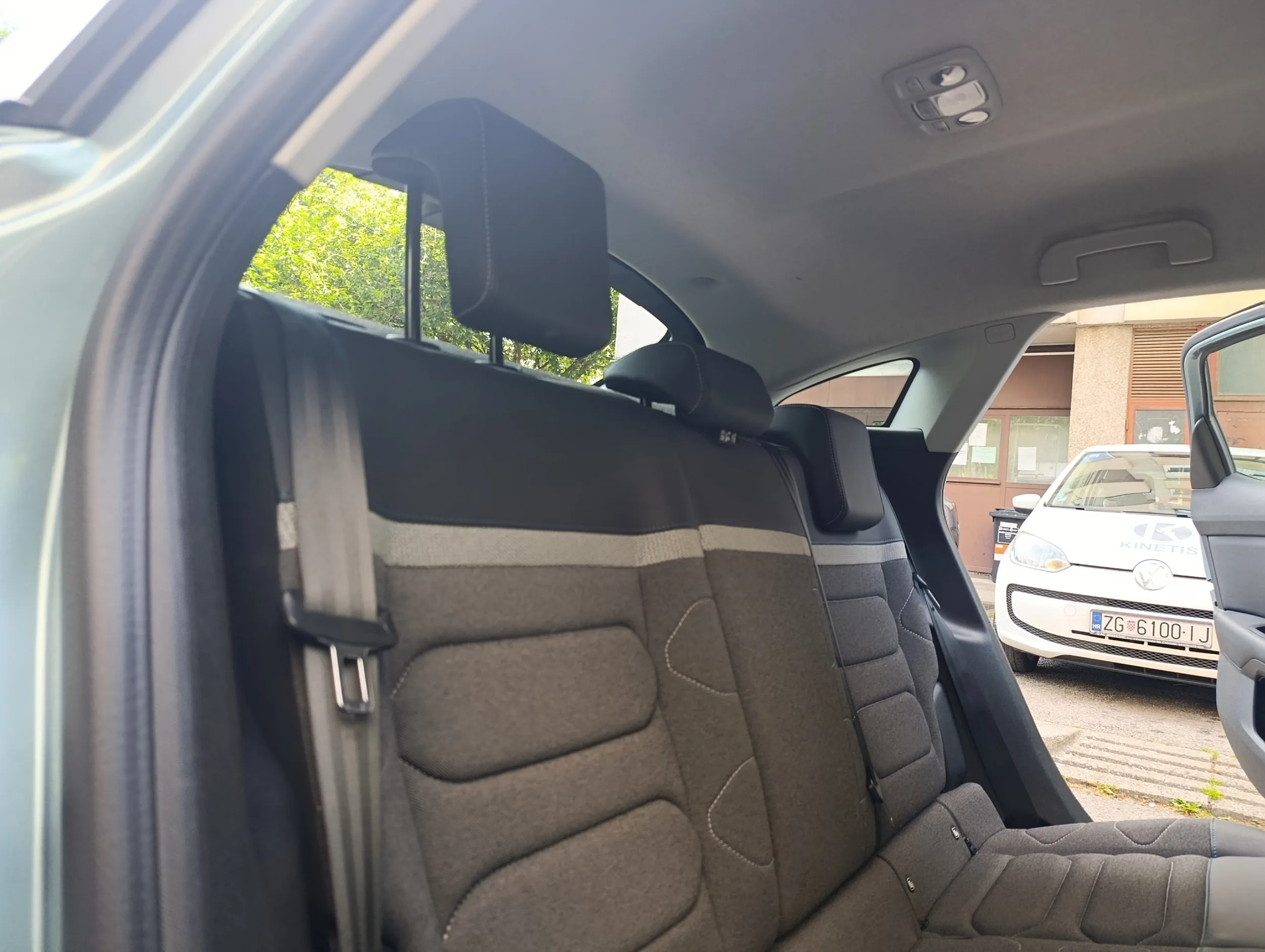 citroen c4 feel pack puretech 130 s&s eat8 automatik - slika 13