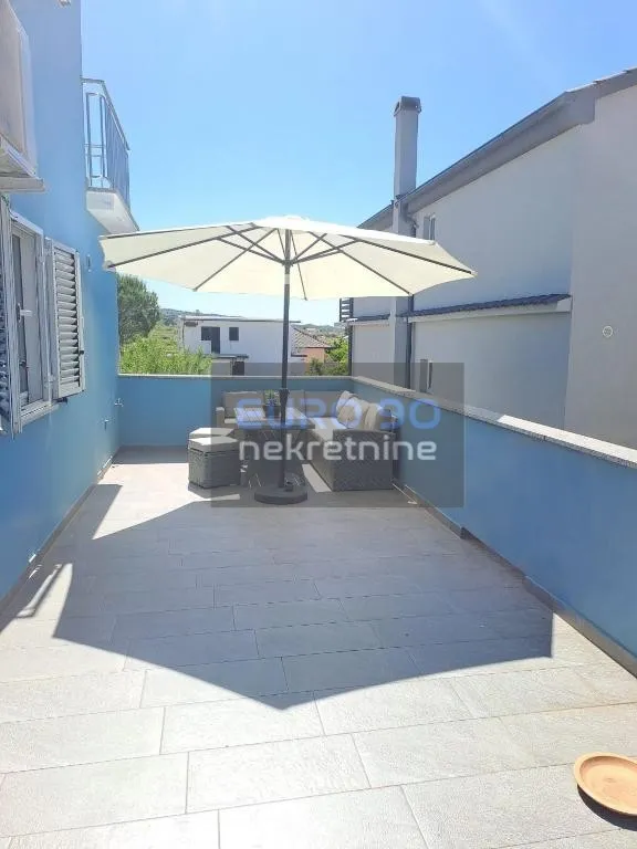 ljubač-kuća s velikim potencijalom 250 m od mora, lokacija,pogled !!! - slika 6