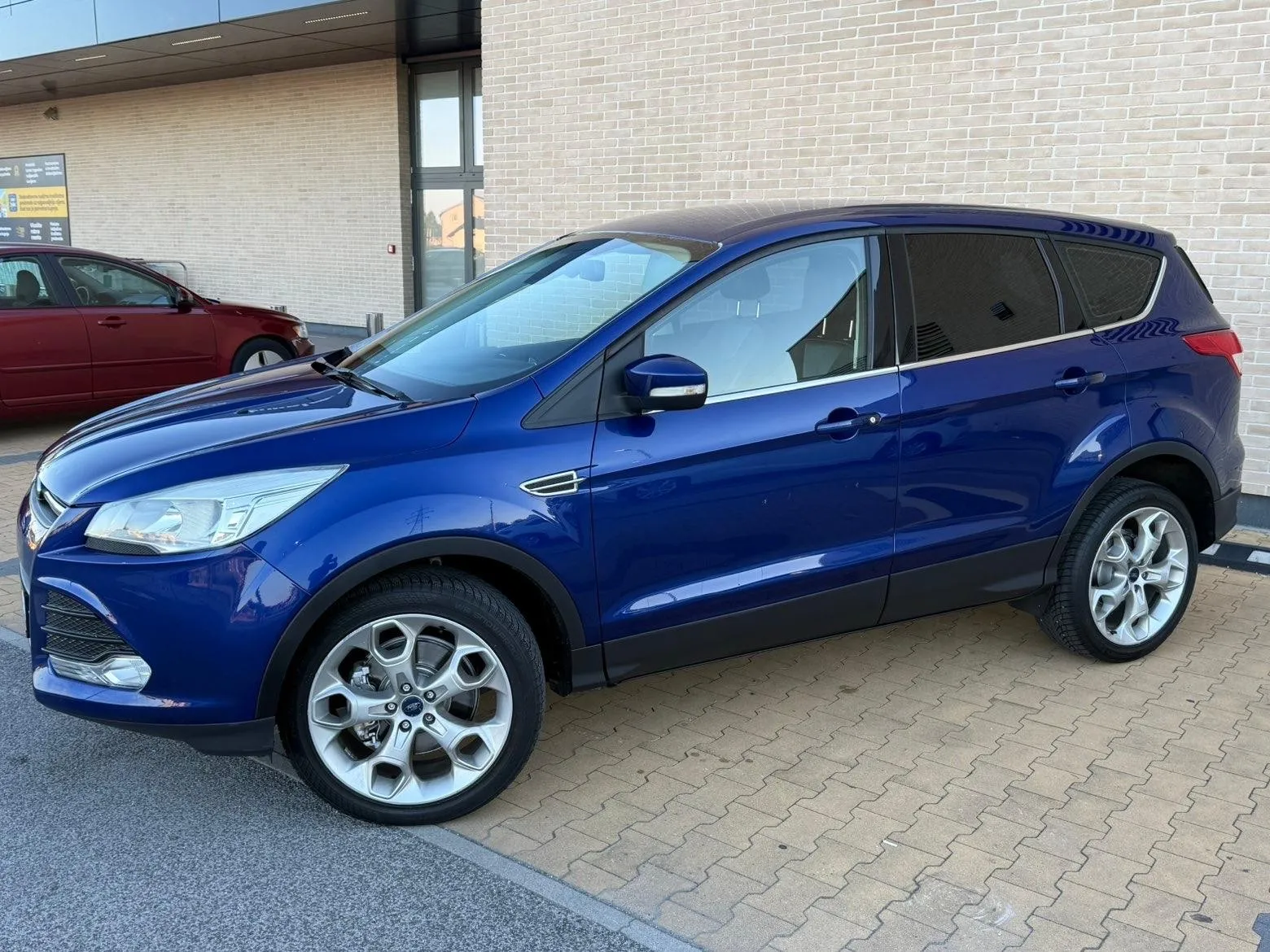 ford kuga 2,0 tdci 4x4 •• titanium paket •• full oprema •• automatic - slika 5