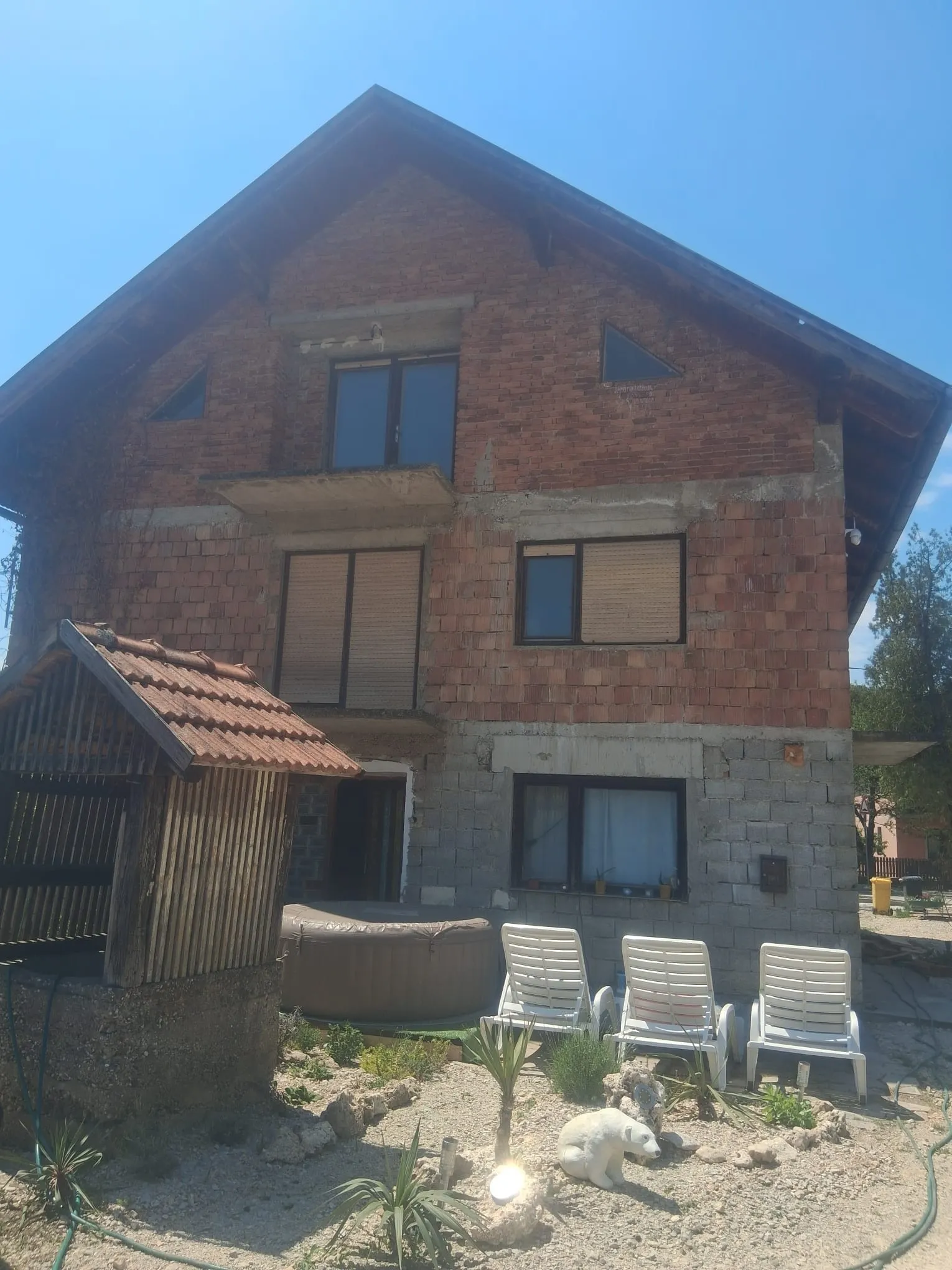 prodajem kuću 300m2 donja pušća - slika 9