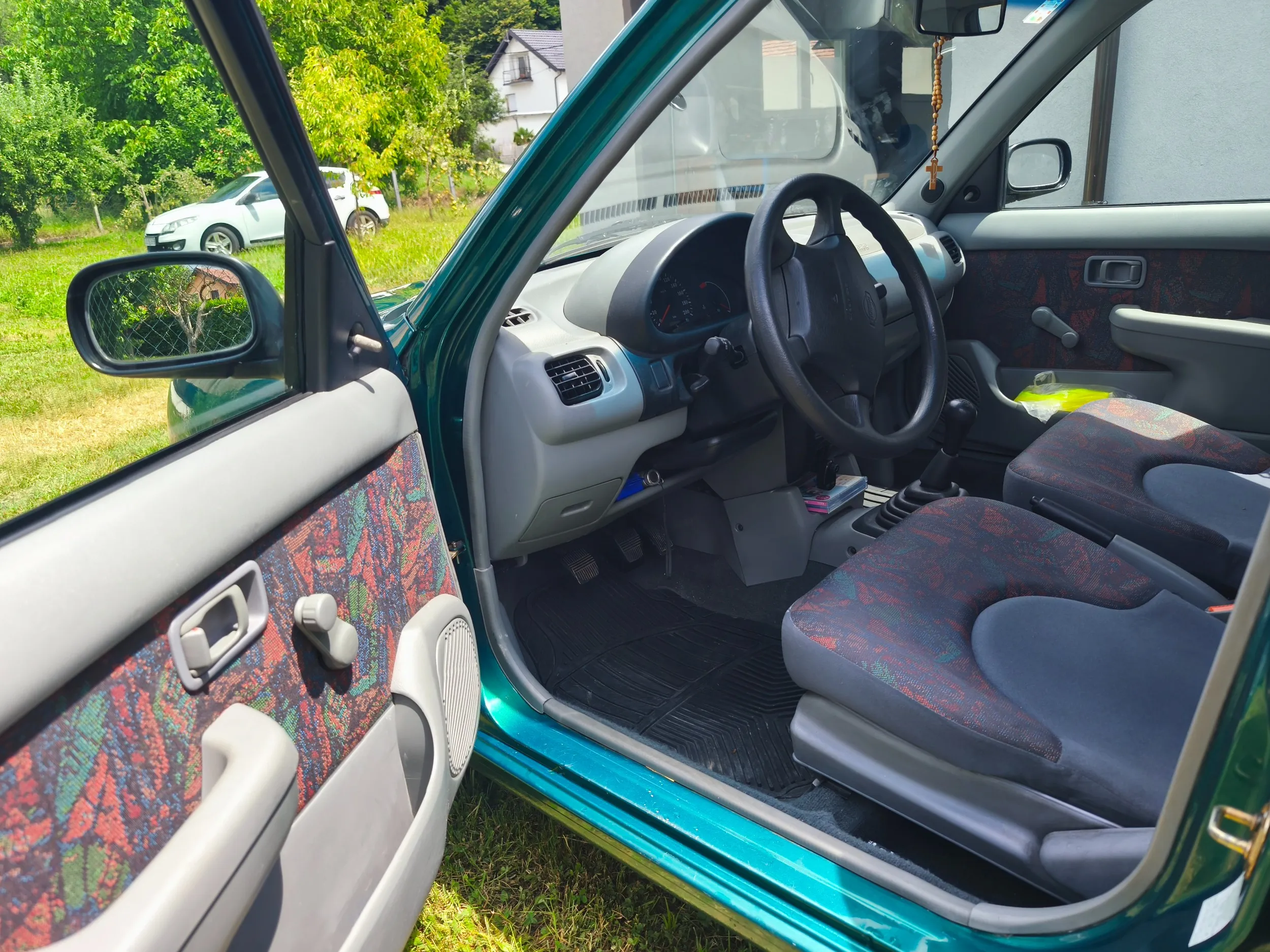nisan micra - slika 8